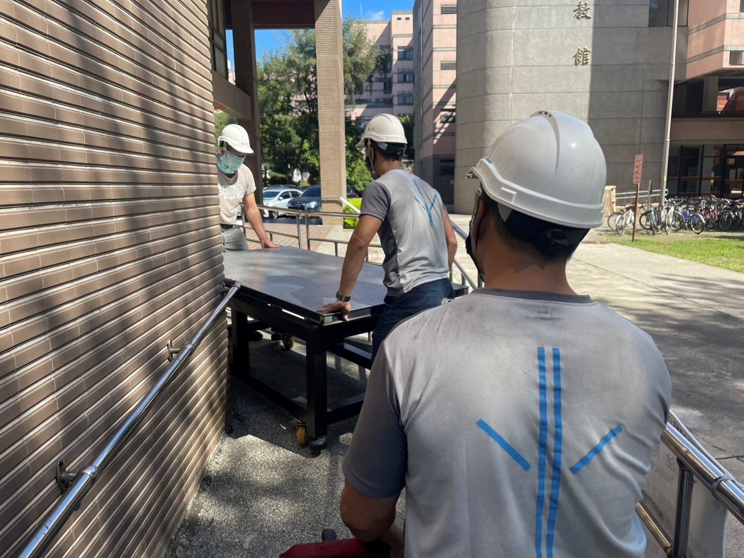 特殊重物光學桌搬運作業、台北搬實驗室生醫設備∣南港搬實驗室生醫設備∣新北搬實驗室生醫設備∣雙北搬實驗室生醫設備∣汐止搬實驗室生醫設備∣中永和搬實驗室生醫設備∣板橋搬實驗室生醫設備∣五股搬實驗室生醫設備∣基隆搬實驗室生醫設備∣桃園搬實驗室生醫設備∣新竹搬實驗室生醫設備∣台北各大校園光學桌搬運∣新北各大校園光學桌搬運∣桃園各大校園光學桌搬運∣新竹各大校園光學桌搬運∣【榮福搬家】屬專業搬家細膩運唯一首選,累積20年各式各樣特殊儀器設備的搬運經驗,專業敏捷快速完成您的各項搬運任務。針對顧客都秉持以用心實在專業搬家技巧,搬家實在用心值得您的信賴與選擇。歡迎來電咨詢02-2651-2727,榮福搬家有專員立即為您服務。 特殊重物光學桌搬運作業、台北搬實驗室生醫設備∣南港搬實驗室生醫設備∣新北搬實驗室生醫設備∣雙北搬實驗室生醫設備∣汐止搬實驗室生醫設備∣中永和搬實驗室生醫設備∣板橋搬實驗室生醫設備∣五股搬實驗室生醫設備∣基隆搬實驗室生醫設備∣桃園搬實驗室生醫設備∣新竹搬實驗室生醫設備∣台北各大校園光學桌搬運∣新北各大校園光學桌搬運∣桃園各大校園光學桌搬運∣新竹各大校園光學桌搬運∣【榮福搬家】屬專業搬家細膩運唯一首選,累積20年各式各樣特殊儀器設備的搬運經驗,專業敏捷快速完成您的各項搬運任務。針對顧客都秉持以用心實在專業搬家技巧,搬家實在用心值得您的信賴與選擇。歡迎來電咨詢02-2651-2727,榮福搬家有專員立即為您服務。