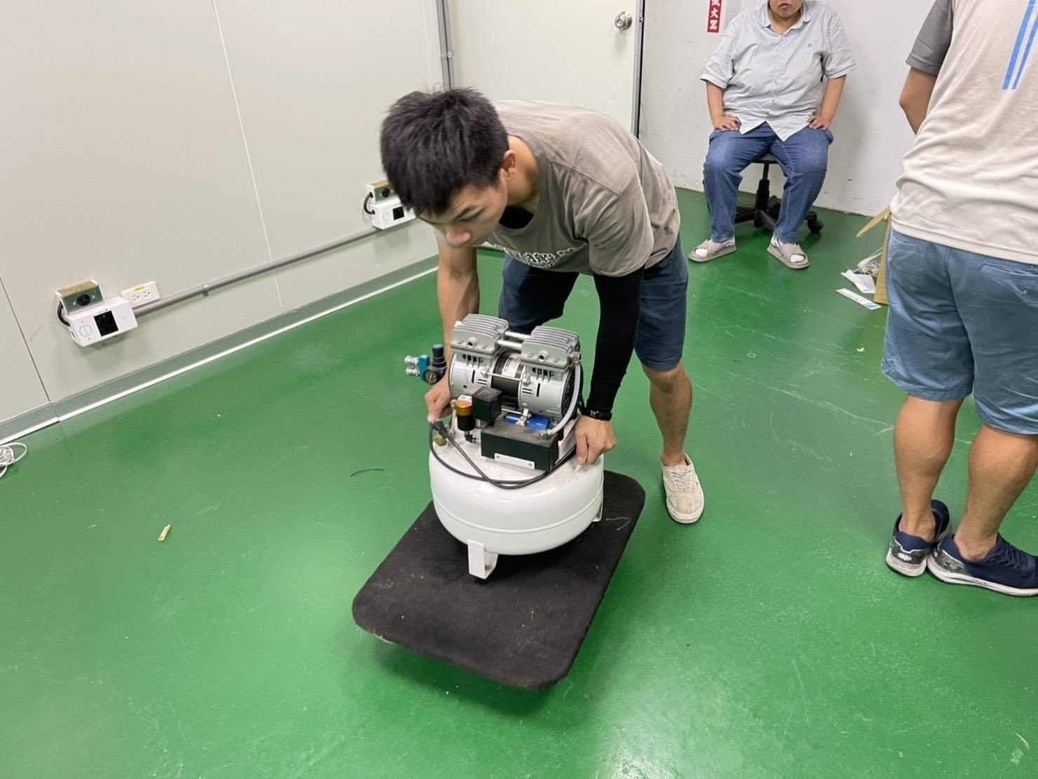 搬家公司推薦、新北搬家公司推薦、桃園搬家公司推薦、基隆搬家公司推薦【榮福搬家公司】企業搬遷、搬家需用吊車、單件搬運、南港搬家、台北搬家公司、搬垃圾清運、丟家具清運、搬公司行號、家庭搬家、搬鋼琴、搬工,針對顧客都秉持以用心實在專業搬家技巧,搬家實在用心值得您的信賴與選擇。歡迎來電咨詢02-2651-2727,榮福搬家有專員立即為您服務。 搬家公司推薦、新北搬家公司推薦、桃園搬家公司推薦、基隆搬家公司推薦【榮福搬家公司】企業搬遷、搬家需用吊車、單件搬運、南港搬家、台北搬家公司、搬垃圾清運、丟家具清運、搬公司行號、家庭搬家、搬鋼琴、搬工,針對顧客都秉持以用心實在專業搬家技巧,搬家實在用心值得您的信賴與選擇。歡迎來電咨詢02-2651-2727,榮福搬家有專員立即為您服務。