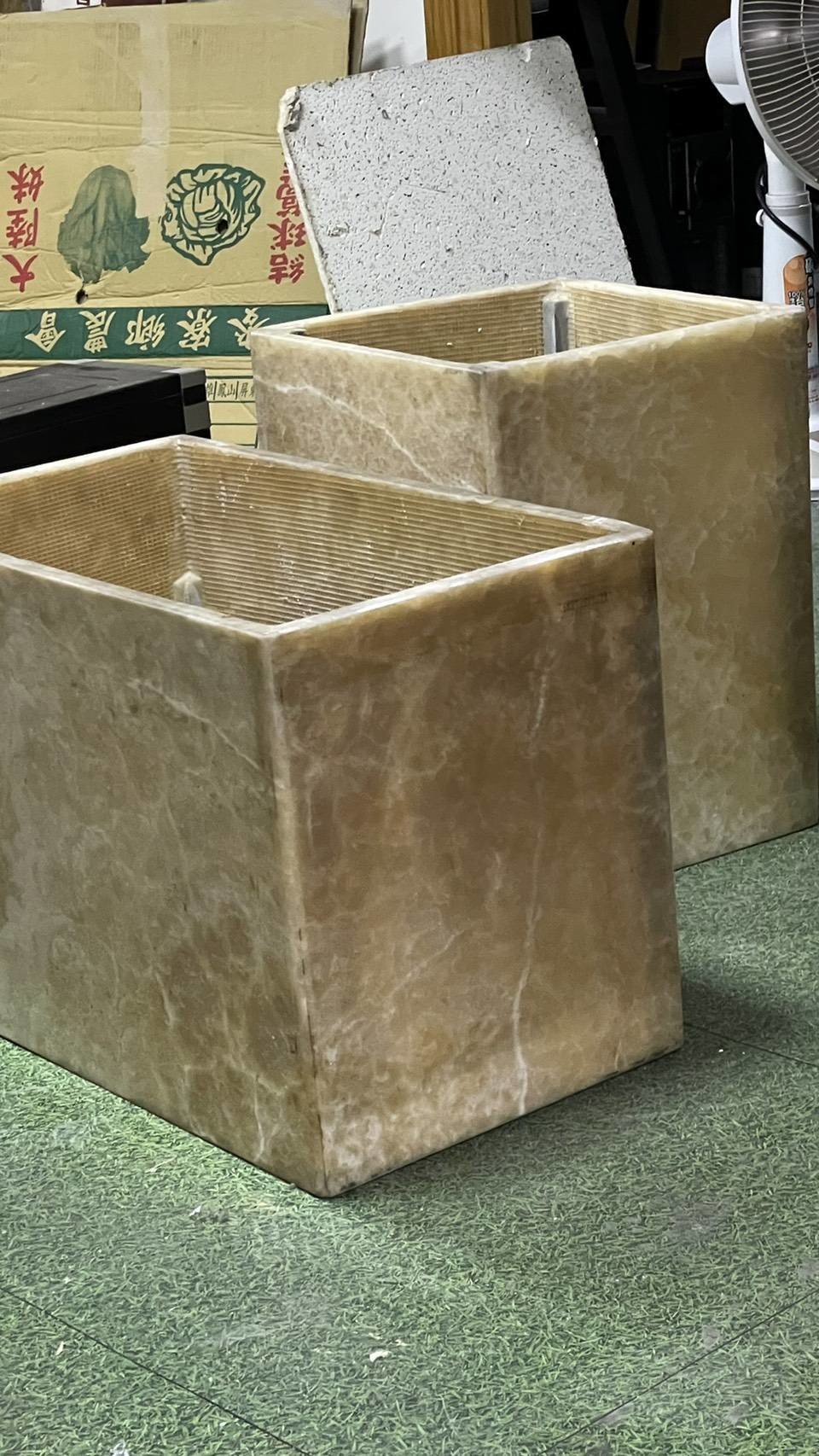 搬工計時、人工搬運、搬水晶洞【榮福搬家公司】特殊重物搬運、專搬重物、人力搬運、搬家首選、口碑第一、精搬金庫、搬保險櫃、精搬魚缸、跨縣市搬家、床墊搬運、搬床組、搬洗衣機、冰箱搬運、搬家具、搬展示木櫃、搬大理石桌、搬大型茶几、石墩搬運、搬置物櫃辦公桌、搬個人活動櫃、石頭搬運、搬神明桌、木製家具搬運、吊掛搬運、吊家具搬運、家庭搬家、辦公室遷移、公司行號搬遷、同棟不同樓層搬運、桃園搬家公司推薦、南港搬家、基隆搬家、新北搬家公司推薦、台北搬家公司推薦:大台北搬家,精緻包裝搬運「細膩包裝、專業搬運、用心服務、以客為尊」是榮福搬家公司的宗旨與精神。歡迎立即來電02-2651-2727專人服務。 搬工計時、人工搬運、搬水晶洞【榮福搬家公司】特殊重物搬運、專搬重物、人力搬運、搬家首選、口碑第一、精搬金庫、搬保險櫃、精搬魚缸、跨縣市搬家、床墊搬運、搬床組、搬洗衣機、冰箱搬運、搬家具、搬展示木櫃、搬大理石桌、搬大型茶几、石墩搬運、搬置物櫃辦公桌、搬個人活動櫃、石頭搬運、搬神明桌、木製家具搬運、吊掛搬運、吊家具搬運、家庭搬家、辦公室遷移、公司行號搬遷、同棟不同樓層搬運、桃園搬家公司推薦、南港搬家、基隆搬家、新北搬家公司推薦、台北搬家公司推薦:大台北搬家,精緻包裝搬運「細膩包裝、專業搬運、用心服務、以客為尊」是榮福搬家公司的宗旨與精神。歡迎立即來電02-2651-2727專人服務。
