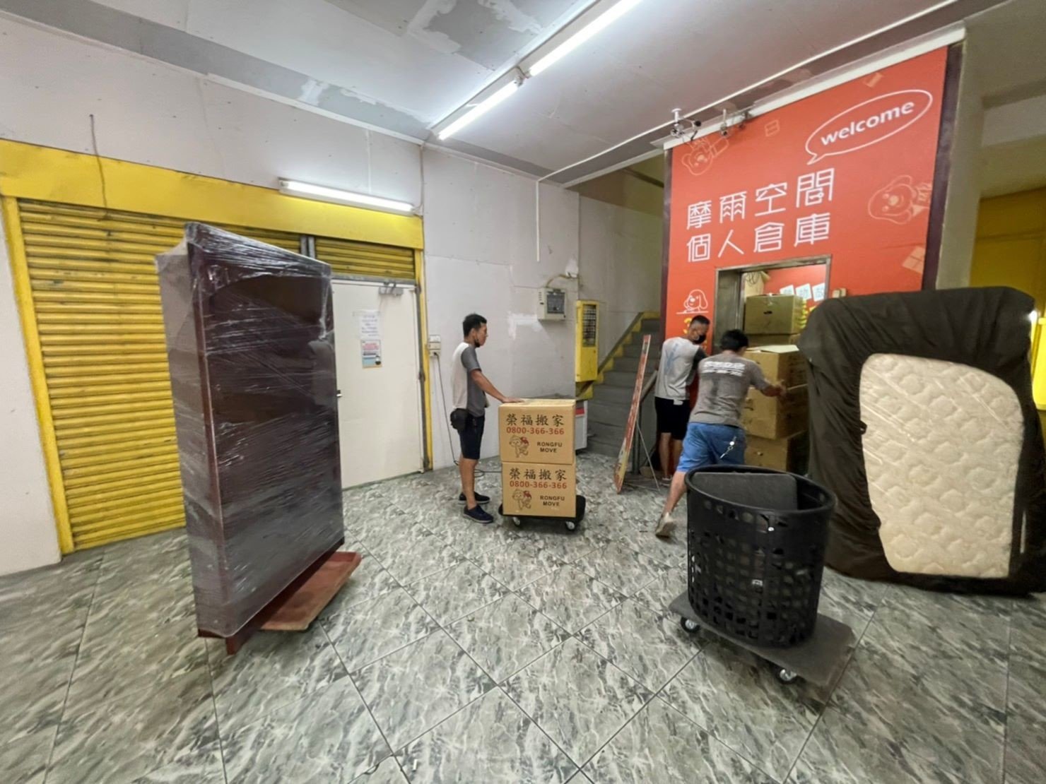 搬家公司推薦、新北搬家推薦【榮福搬家公司】南港搬家、桃園搬家公司推薦、台北搬家公司推薦、搬家具、冰箱搬運、基隆搬家、搬家電、床墊搬運、倉儲搬運、沙發搬運、搬茶几、床組拆裝、衣櫃拆裝、衣櫃搬運、洗衣機搬運、搬運餐桌、搬按摩椅、單件家具運送、跨縣市搬家、吊車搬家、吊車搬運、吊掛家具搬運、無痛搬家、大型家具搬運、家庭搬家、搬鋼琴、搬工計時、搬工服務、人力搬運、搬運、搬家紙箱,針對顧客都秉持以用心實在專業搬家技巧,搬家實在用心值得您的信賴與選擇。歡迎來電咨詢02-2651-2727,榮福搬家有專員立即為您服務。 搬家公司推薦、新北搬家推薦【榮福搬家公司】南港搬家、桃園搬家公司推薦、台北搬家公司推薦、搬家具、冰箱搬運、基隆搬家、搬家電、床墊搬運、倉儲搬運、沙發搬運、搬茶几、床組拆裝、衣櫃拆裝、衣櫃搬運、洗衣機搬運、搬運餐桌、搬按摩椅、單件家具運送、跨縣市搬家、吊車搬家、吊車搬運、吊掛家具搬運、無痛搬家、大型家具搬運、家庭搬家、搬鋼琴、搬工計時、搬工服務、人力搬運、搬運、搬家紙箱,針對顧客都秉持以用心實在專業搬家技巧,搬家實在用心值得您的信賴與選擇。歡迎來電咨詢02-2651-2727,榮福搬家有專員立即為您服務。
