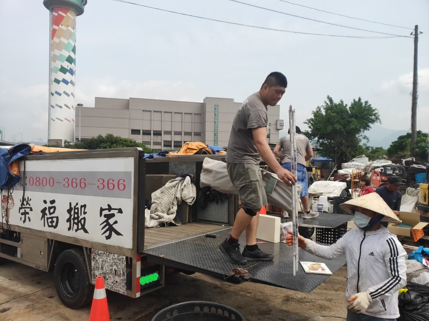 新北市垃圾清運、台北市垃圾清運、不要的家具怎麼辦、搬家公司推薦、新北搬家公司推薦【榮福搬家公司】南港搬家、桃園搬家公司推薦、桃園大型垃圾、台北搬家公司推薦、搬垃圾處理、家庭廢棄物清運、廢棄物處理、搬運廢棄物、家具垃圾處理、清運、搬家具、冰箱搬運、基隆搬家、大型家電回收清運、床墊搬運、搬衣櫃、大型家具丟棄、大型家具清運、搬公司行號、家庭垃圾清運公司、清垃圾、廢棄家具處理、廢棄家具清運、垃圾清運費用、搬家車,針對顧客都秉持以用心實在專業搬家技巧,搬家實在用心值得您的信賴與選擇。歡迎來電咨詢02-2651-2727,榮福搬家有專員立即為您服務。 新北市垃圾清運、台北市垃圾清運、不要的家具怎麼辦、搬家公司推薦、新北搬家公司推薦【榮福搬家公司】南港搬家、桃園搬家公司推薦、桃園大型垃圾、台北搬家公司推薦、搬垃圾處理、家庭廢棄物清運、廢棄物處理、搬運廢棄物、家具垃圾處理、清運、搬家具、冰箱搬運、基隆搬家、大型家電回收清運、床墊搬運、搬衣櫃、大型家具丟棄、大型家具清運、搬公司行號、家庭垃圾清運公司、清垃圾、廢棄家具處理、廢棄家具清運、垃圾清運費用、搬家車,針對顧客都秉持以用心實在專業搬家技巧,搬家實在用心值得您的信賴與選擇。歡迎來電咨詢02-2651-2727,榮福搬家有專員立即為您服務。