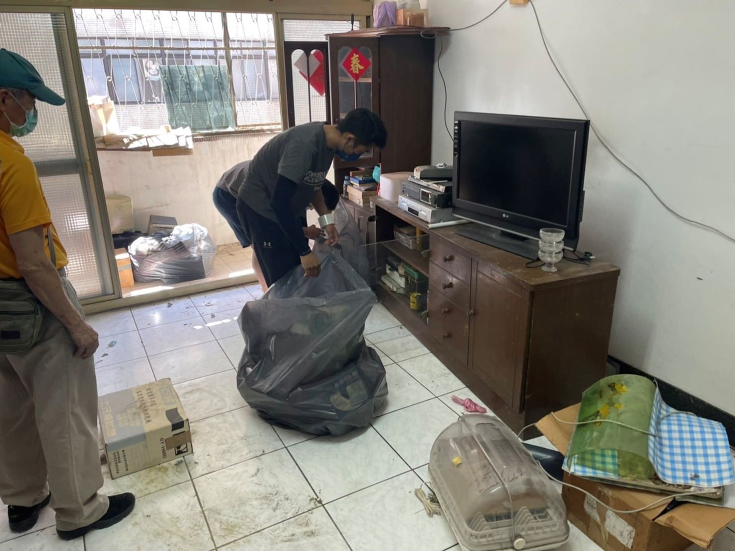 新北市垃圾清運、台北垃圾清運、不要的家具怎麼辦、搬家公司推薦、新北搬家推薦【榮福搬家公司】南港搬家、桃園搬家公司推薦、桃園大型垃圾、台北搬家公司推薦、租屋族、套房、雅房、房東、房東最愛、搬垃圾處理、家庭廢棄物清運、廢棄物處理、搬運廢棄物、家具垃圾處理、清運、搬家具、冰箱搬運、基隆搬家、大型家電回收清運、床墊搬運、搬衣櫃、大型家具丟棄、搬公司行號、家庭垃圾清運公司、清垃圾、廢棄家具處理、廢棄家具清運、搬家車,針對顧客都秉持以用心實在專業搬家技巧,搬家實在用心值得您的信賴與選擇。歡迎來電咨詢02-2651-2727,榮福搬家有專員立即為您服務。 新北市垃圾清運、台北垃圾清運、不要的家具怎麼辦、搬家公司推薦、新北搬家推薦【榮福搬家公司】南港搬家、桃園搬家公司推薦、桃園大型垃圾、台北搬家公司推薦、租屋族、套房、雅房、房東、房東最愛、搬垃圾處理、家庭廢棄物清運、廢棄物處理、搬運廢棄物、家具垃圾處理、清運、搬家具、冰箱搬運、基隆搬家、大型家電回收清運、床墊搬運、搬衣櫃、大型家具丟棄、搬公司行號、家庭垃圾清運公司、清垃圾、廢棄家具處理、廢棄家具清運、搬家車,針對顧客都秉持以用心實在專業搬家技巧,搬家實在用心值得您的信賴與選擇。歡迎來電咨詢02-2651-2727,榮福搬家有專員立即為您服務。