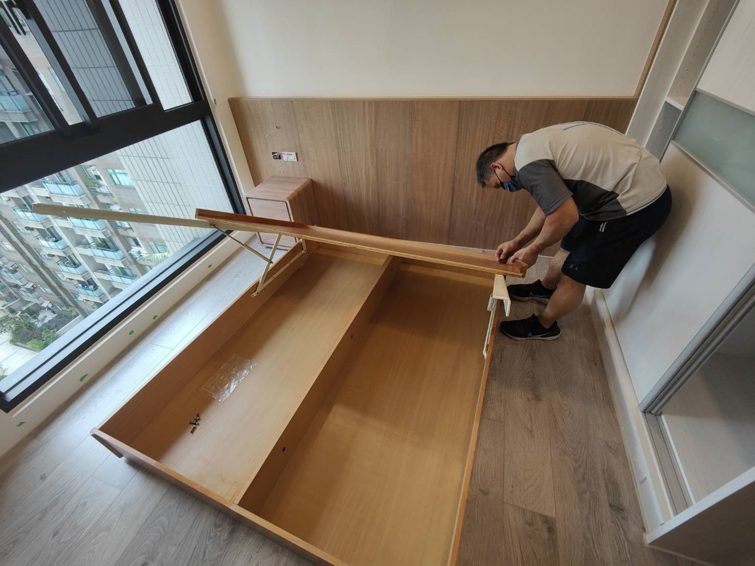 台北專業搬家細膩服務|南港專業搬家細膩服務|新北專業搬家細膩服務|雙北專業搬家細膩服務|汐止專業搬家細膩服務|中永和專業搬家細膩服務|板橋專業搬家細膩服務|五股專業搬家細膩服務|基隆專業搬家細膩服務|三重蘆洲專業搬家細膩服務|桃園專業搬家細膩服務|家庭搬家達人推薦之【榮福搬家公司】累積20年以上各項搬家經驗具備豐富搬運歷練、不斷提升師傅群的搬運技法,用心實在、各項家具保護措施達到完善;提供最優質的搬家服務品質。 台北專業搬家細膩服務|南港專業搬家細膩服務|新北專業搬家細膩服務|雙北專業搬家細膩服務|汐止專業搬家細膩服務|中永和專業搬家細膩服務|板橋專業搬家細膩服務|五股專業搬家細膩服務|基隆專業搬家細膩服務|三重蘆洲專業搬家細膩服務|桃園專業搬家細膩服務|家庭搬家達人推薦之【榮福搬家公司】累積20年以上各項搬家經驗具備豐富搬運歷練、不斷提升師傅群的搬運技法,用心實在、各項家具保護措施達到完善;提供最優質的搬家服務品質。