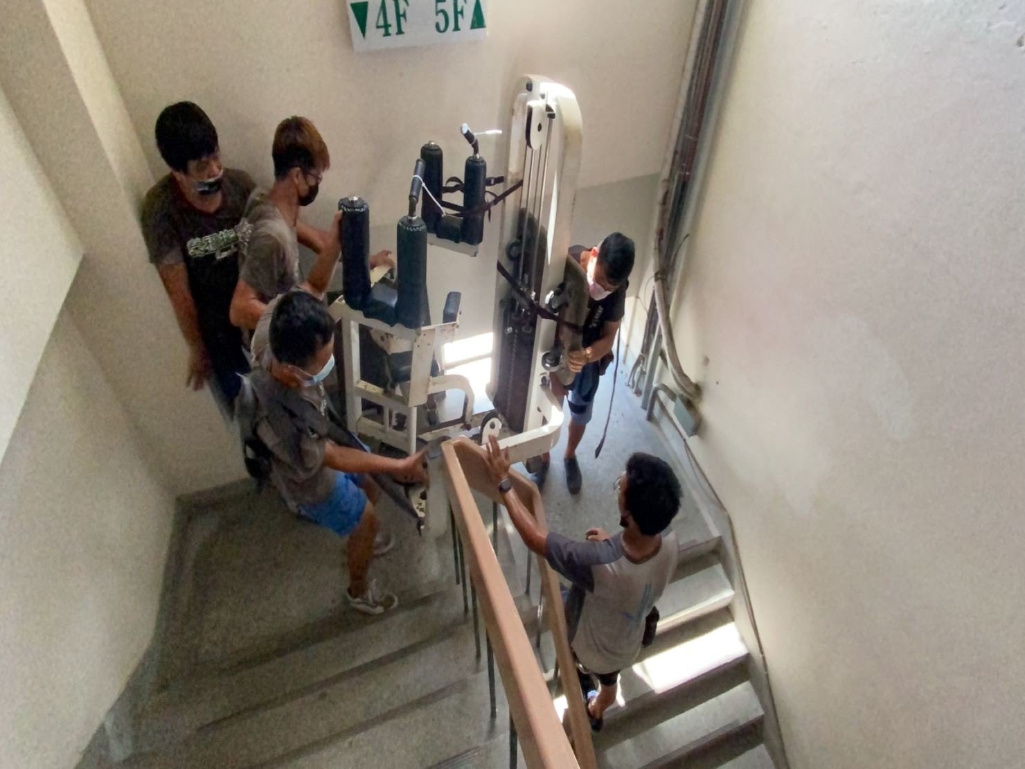搬家公司推薦、新北搬家推薦【榮福搬家公司】南港搬家、桃園搬家公司推薦、台北搬家公司推薦搬運動器材、運動器材設備搬運、搬運動設備、健身房運動器材搬運【榮福搬家】具各項搬運設備及搬運動器材知識與技巧,也有各項物件拆裝的專門技能,破百公斤的設備器材、「專業搬運、用心服務、以客為尊」是榮福搬家公司的宗旨與精神。歡迎立即來電02-2651-2727專人服務。 搬家公司推薦、新北搬家推薦【榮福搬家公司】南港搬家、桃園搬家公司推薦、台北搬家公司推薦搬運動器材、運動器材設備搬運、搬運動設備、健身房運動器材搬運【榮福搬家】具各項搬運設備及搬運動器材知識與技巧,也有各項物件拆裝的專門技能,破百公斤的設備器材、「專業搬運、用心服務、以客為尊」是榮福搬家公司的宗旨與精神。歡迎立即來電02-2651-2727專人服務。