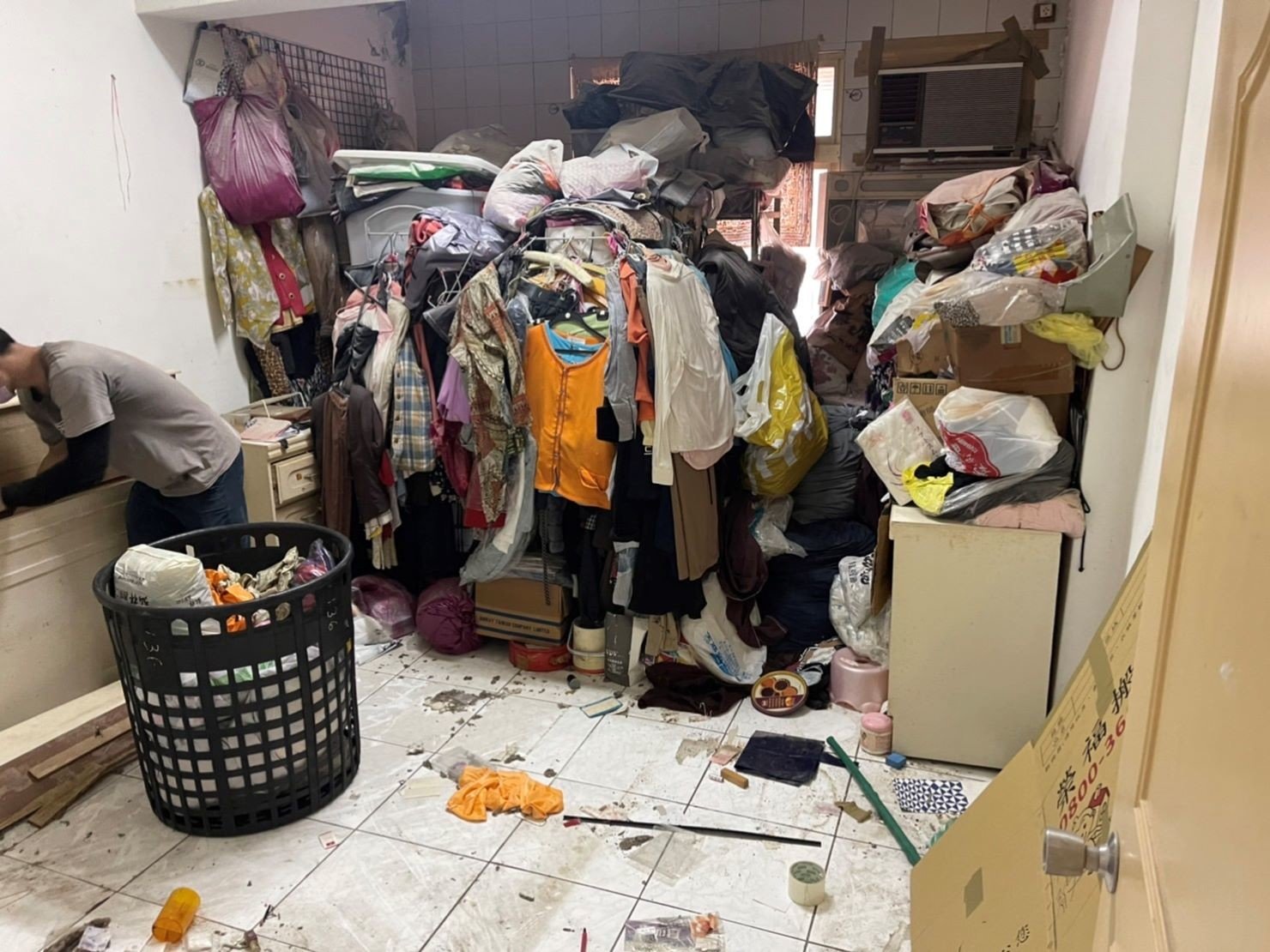 新北市垃圾清運、台北垃圾清運、不要的家具怎麼辦、搬家公司推薦、新北搬家推薦【榮福搬家公司】南港搬家、桃園搬家公司推薦、桃園大型垃圾、台北搬家公司推薦、租屋族、套房、雅房、房東、房東最愛、搬垃圾處理、家庭廢棄物清運、廢棄物處理、搬運廢棄物、家具垃圾處理、清運、搬家具、冰箱搬運、基隆搬家、大型家電回收清運、床墊搬運、搬衣櫃、大型家具丟棄、搬公司行號、家庭垃圾清運公司、清垃圾、廢棄家具處理、廢棄家具清運、搬家車,針對顧客都秉持以用心實在專業搬家技巧,搬家實在用心值得您的信賴與選擇。歡迎來電咨詢02-2651-2727,榮福搬家有專員立即為您服務。 新北市垃圾清運、台北垃圾清運、不要的家具怎麼辦、搬家公司推薦、新北搬家推薦【榮福搬家公司】南港搬家、桃園搬家公司推薦、桃園大型垃圾、台北搬家公司推薦、租屋族、套房、雅房、房東、房東最愛、搬垃圾處理、家庭廢棄物清運、廢棄物處理、搬運廢棄物、家具垃圾處理、清運、搬家具、冰箱搬運、基隆搬家、大型家電回收清運、床墊搬運、搬衣櫃、大型家具丟棄、搬公司行號、家庭垃圾清運公司、清垃圾、廢棄家具處理、廢棄家具清運、搬家車,針對顧客都秉持以用心實在專業搬家技巧,搬家實在用心值得您的信賴與選擇。歡迎來電咨詢02-2651-2727,榮福搬家有專員立即為您服務。