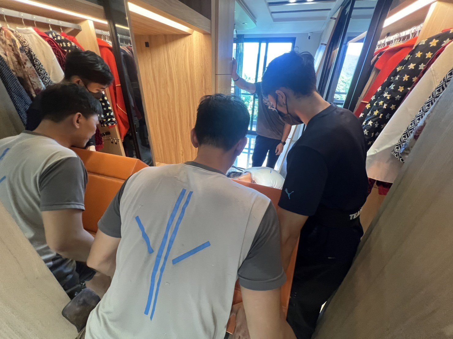 專搬公司行號保險箱、金庫,私人保險箱、金庫,搬家公司推薦、台北辦公室搬遷推薦【榮福搬家公司】台北公司行號金庫、保險箱搬遷、 南港公司行號金庫、保險箱搬遷、桃園公司行號金庫、保險箱搬遷、新北公司行號金庫、保險箱搬遷、基隆公司行號金庫、保險箱搬遷、特殊重物保險箱、金庫搬運、保險箱、金庫搬運、公司行號搬遷、台北公司行號金庫、保險箱清運、桃園公司行號金庫、保險箱清運、新北公司行號金庫、保險箱清運、政府機關搬遷、學校單位搬遷、精緻包裝、搬家紙箱、搬鐵櫃、搬保密文件、保密文件銷毀,針對顧客都秉持以用心實在專業搬家技巧,搬家實在用心值得您的信賴與選擇。歡迎來電咨詢02-2651-2727,榮福搬家有專員立即為您服務。 專搬公司行號保險箱、金庫,私人保險箱、金庫,搬家公司推薦、台北辦公室搬遷推薦【榮福搬家公司】台北公司行號金庫、保險箱搬遷、 南港公司行號金庫、保險箱搬遷、桃園公司行號金庫、保險箱搬遷、新北公司行號金庫、保險箱搬遷、基隆公司行號金庫、保險箱搬遷、特殊重物保險箱、金庫搬運、保險箱、金庫搬運、公司行號搬遷、台北公司行號金庫、保險箱清運、桃園公司行號金庫、保險箱清運、新北公司行號金庫、保險箱清運、政府機關搬遷、學校單位搬遷、精緻包裝、搬家紙箱、搬鐵櫃、搬保密文件、保密文件銷毀,針對顧客都秉持以用心實在專業搬家技巧,搬家實在用心值得您的信賴與選擇。歡迎來電咨詢02-2651-2727,榮福搬家有專員立即為您服務。
