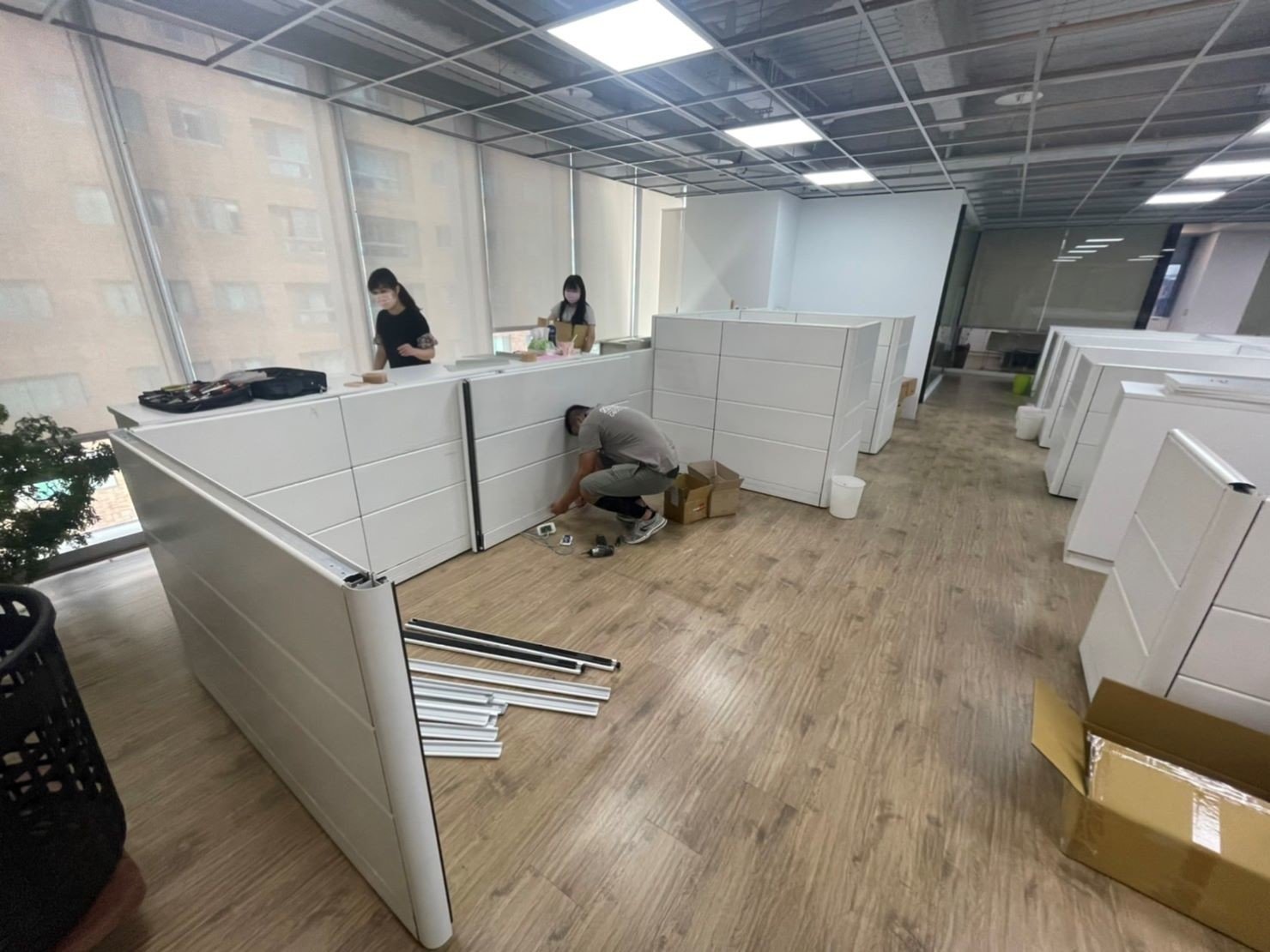 搬家公司推薦、台北搬家推薦【榮福搬家公司】搬遷估價、南港搬家、桃園搬家公司推薦、新北搬家公司推薦、基隆搬家、搬沙發、搬保險箱、金庫搬運、搬活動櫃、搬公文櫃、搬保密櫃、搬辦公桌、旋轉椅、辦公椅、搬資料櫃、辦公室遷移、搬會客桌、碎紙機、印表機、搬玻璃櫥櫃、會議桌搬運、OA屏風拆裝、事務機搬運、搬電腦設備、公司行號搬遷、政府機關搬遷、學校單位搬遷、精緻包裝、搬家紙箱、搬鐵櫃、搬保密文件、保密文件銷毀、搬工計時、搬工服務、人力搬運,針對顧客都秉持以用心實在專業搬家技巧,搬家實在用心值得您的信賴與選擇。歡迎來電咨詢02-2651-2727,榮福搬家有專員立即為您服務。 搬家公司推薦、台北搬家推薦【榮福搬家公司】搬遷估價、南港搬家、桃園搬家公司推薦、新北搬家公司推薦、基隆搬家、搬沙發、搬保險箱、金庫搬運、搬活動櫃、搬公文櫃、搬保密櫃、搬辦公桌、旋轉椅、辦公椅、搬資料櫃、辦公室遷移、搬會客桌、碎紙機、印表機、搬玻璃櫥櫃、會議桌搬運、OA屏風拆裝、事務機搬運、搬電腦設備、公司行號搬遷、政府機關搬遷、學校單位搬遷、精緻包裝、搬家紙箱、搬鐵櫃、搬保密文件、保密文件銷毀、搬工計時、搬工服務、人力搬運,針對顧客都秉持以用心實在專業搬家技巧,搬家實在用心值得您的信賴與選擇。歡迎來電咨詢02-2651-2727,榮福搬家有專員立即為您服務。