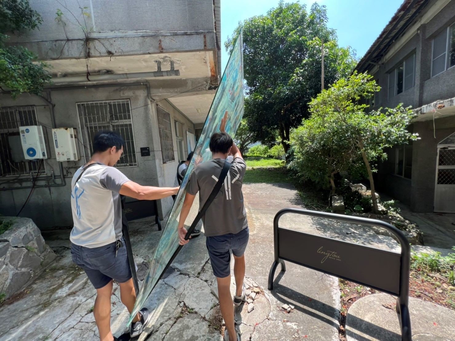 玻璃搬運、搬玻璃、強化玻璃、玻璃貨櫃屋、舞臺、舞臺結構、搬重物【榮福搬家公司】精搬重物、搬魚缸、搬鋼琴、搬金庫、人力搬運、搬按摩椅、冰箱搬運、搬家具、搬家首選、吊掛搬運、吊家具搬運、吊金庫搬運、特殊重物搬運、單件重物搬運、搬醫療床、專搬重物、企業搬運服務、公司行號搬遷、搬遷、新北搬家公司推薦、搬家公司、基隆搬家、南港搬家、桃園搬家公司推薦、台北搬家公司推薦:大台北搬家,精緻包裝搬運「細膩包裝、專業搬運、用心服務、以客為尊」是榮福搬家公司的宗旨與精神。歡迎立即來電02-2651-2727專人服務。 玻璃搬運、搬玻璃、強化玻璃、玻璃貨櫃屋、舞臺、舞臺結構、搬重物【榮福搬家公司】精搬重物、搬魚缸、搬鋼琴、搬金庫、人力搬運、搬按摩椅、冰箱搬運、搬家具、搬家首選、吊掛搬運、吊家具搬運、吊金庫搬運、特殊重物搬運、單件重物搬運、搬醫療床、專搬重物、企業搬運服務、公司行號搬遷、搬遷、新北搬家公司推薦、搬家公司、基隆搬家、南港搬家、桃園搬家公司推薦、台北搬家公司推薦:大台北搬家,精緻包裝搬運「細膩包裝、專業搬運、用心服務、以客為尊」是榮福搬家公司的宗旨與精神。歡迎立即來電02-2651-2727專人服務。
