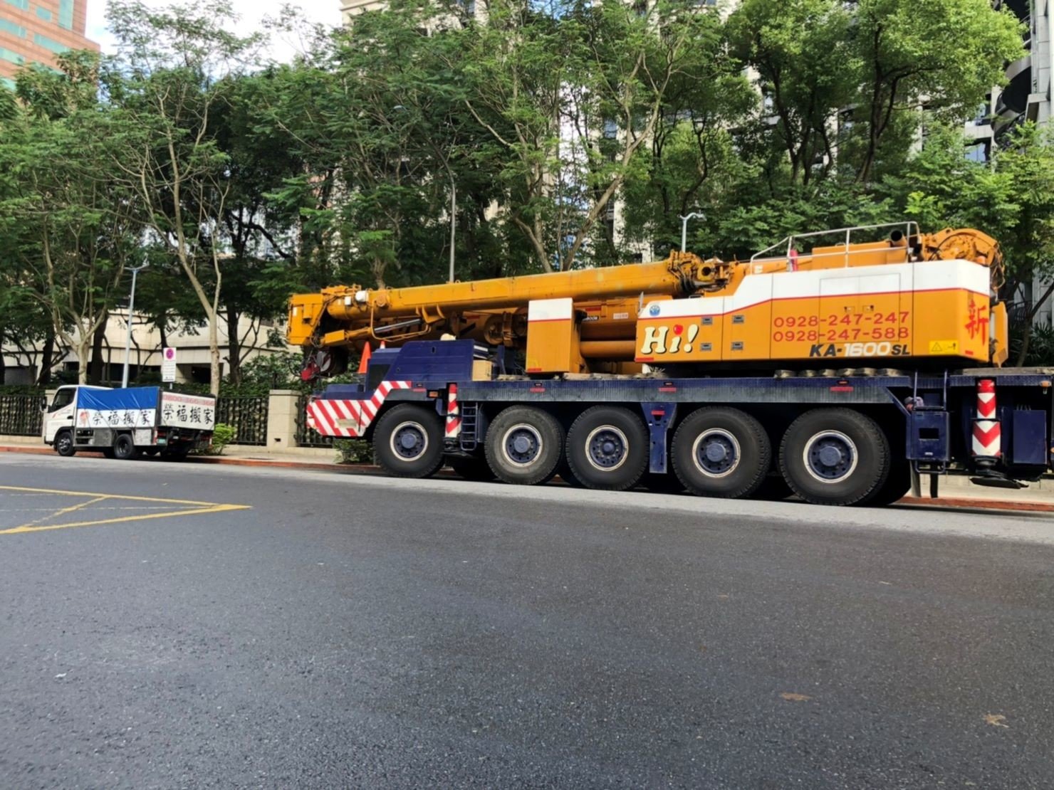 搬家公司推薦【榮福搬家公司】跨縣搬家、搬家首選、吊掛搬運、吊家具搬運、台北搬家公司推薦:大台北搬家,精緻包裝搬運「細膩包裝、專業搬運、用心服務、以客為尊」是榮福搬家公司的宗旨與精神。歡迎立即來電02-2651-2727專人服務。 搬家公司推薦【榮福搬家公司】跨縣搬家、搬家首選、吊掛搬運、吊家具搬運、台北搬家公司推薦:大台北搬家,精緻包裝搬運「細膩包裝、專業搬運、用心服務、以客為尊」是榮福搬家公司的宗旨與精神。歡迎立即來電02-2651-2727專人服務。