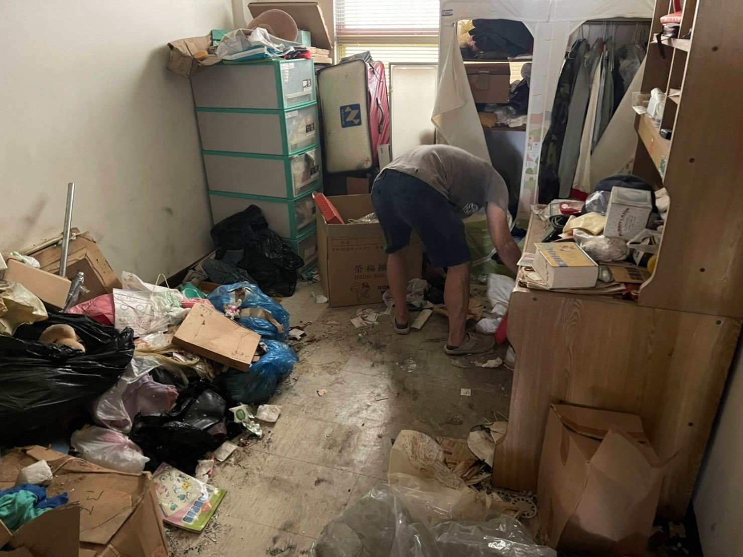 新北市垃圾清運、台北市垃圾清運、不要的家具怎麼辦、搬家公司推薦、新北搬家公司推薦【榮福搬家公司】南港搬家、桃園搬家公司推薦、桃園大型垃圾、台北搬家公司推薦、搬垃圾處理、家庭廢棄物清運、廢棄物處理、搬運廢棄物、家具垃圾處理、清運、搬家具、冰箱搬運、基隆搬家、大型家電回收清運、床墊搬運、搬衣櫃、大型家具丟棄、大型家具清運、搬公司行號、家庭垃圾清運公司、清垃圾、廢棄家具處理、廢棄家具清運、垃圾清運費用、搬家車,針對顧客都秉持以用心實在專業搬家技巧,搬家實在用心值得您的信賴與選擇。歡迎來電咨詢02-2651-2727,榮福搬家有專員立即為您服務。 新北市垃圾清運、台北市垃圾清運、不要的家具怎麼辦、搬家公司推薦、新北搬家公司推薦【榮福搬家公司】南港搬家、桃園搬家公司推薦、桃園大型垃圾、台北搬家公司推薦、搬垃圾處理、家庭廢棄物清運、廢棄物處理、搬運廢棄物、家具垃圾處理、清運、搬家具、冰箱搬運、基隆搬家、大型家電回收清運、床墊搬運、搬衣櫃、大型家具丟棄、大型家具清運、搬公司行號、家庭垃圾清運公司、清垃圾、廢棄家具處理、廢棄家具清運、垃圾清運費用、搬家車,針對顧客都秉持以用心實在專業搬家技巧,搬家實在用心值得您的信賴與選擇。歡迎來電咨詢02-2651-2727,榮福搬家有專員立即為您服務。