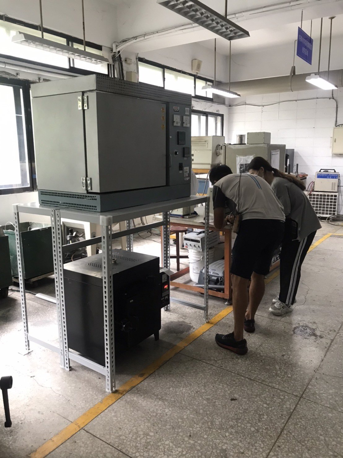特殊搬運、搬重物【榮福搬家】醫療器材、醫療設備搬運、實驗室器材搬運、實業室高溫加熱器、科技大學社團設備移動、搬運搬單一物件、南港搬家、桃園搬家公司推薦、新北搬家公司推薦、可配合校園室內移動、生技科學儀器搬運、海關箱待拆、醫療儀器專業搬運、公司行號搬、專搬重物、搬工服務、人力搬運,針對顧客都秉持以用心實在專業搬家技巧,搬家實在用心值得您的信賴與選擇。歡迎來電咨詢02-2651-2727,榮福搬家有專員立即為您服務。 特殊搬運、搬重物【榮福搬家】醫療器材、醫療設備搬運、實驗室器材搬運、實業室高溫加熱器、科技大學社團設備移動、搬運搬單一物件、南港搬家、桃園搬家公司推薦、新北搬家公司推薦、可配合校園室內移動、生技科學儀器搬運、海關箱待拆、醫療儀器專業搬運、公司行號搬、專搬重物、搬工服務、人力搬運,針對顧客都秉持以用心實在專業搬家技巧,搬家實在用心值得您的信賴與選擇。歡迎來電咨詢02-2651-2727,榮福搬家有專員立即為您服務。