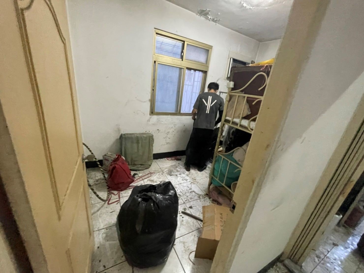 新北市垃圾清運、台北垃圾清運、不要的家具怎麼辦、搬家公司推薦、新北搬家推薦【榮福搬家公司】南港搬家、桃園搬家公司推薦、桃園大型垃圾、台北搬家公司推薦、租屋族、套房、雅房、房東、房東最愛、搬垃圾處理、家庭廢棄物清運、廢棄物處理、搬運廢棄物、家具垃圾處理、清運、搬家具、冰箱搬運、基隆搬家、大型家電回收清運、床墊搬運、搬衣櫃、大型家具丟棄、搬公司行號、家庭垃圾清運公司、清垃圾、廢棄家具處理、廢棄家具清運、搬家車,針對顧客都秉持以用心實在專業搬家技巧,搬家實在用心值得您的信賴與選擇。歡迎來電咨詢02-2651-2727,榮福搬家有專員立即為您服務。 新北市垃圾清運、台北垃圾清運、不要的家具怎麼辦、搬家公司推薦、新北搬家推薦【榮福搬家公司】南港搬家、桃園搬家公司推薦、桃園大型垃圾、台北搬家公司推薦、租屋族、套房、雅房、房東、房東最愛、搬垃圾處理、家庭廢棄物清運、廢棄物處理、搬運廢棄物、家具垃圾處理、清運、搬家具、冰箱搬運、基隆搬家、大型家電回收清運、床墊搬運、搬衣櫃、大型家具丟棄、搬公司行號、家庭垃圾清運公司、清垃圾、廢棄家具處理、廢棄家具清運、搬家車,針對顧客都秉持以用心實在專業搬家技巧,搬家實在用心值得您的信賴與選擇。歡迎來電咨詢02-2651-2727,榮福搬家有專員立即為您服務。
