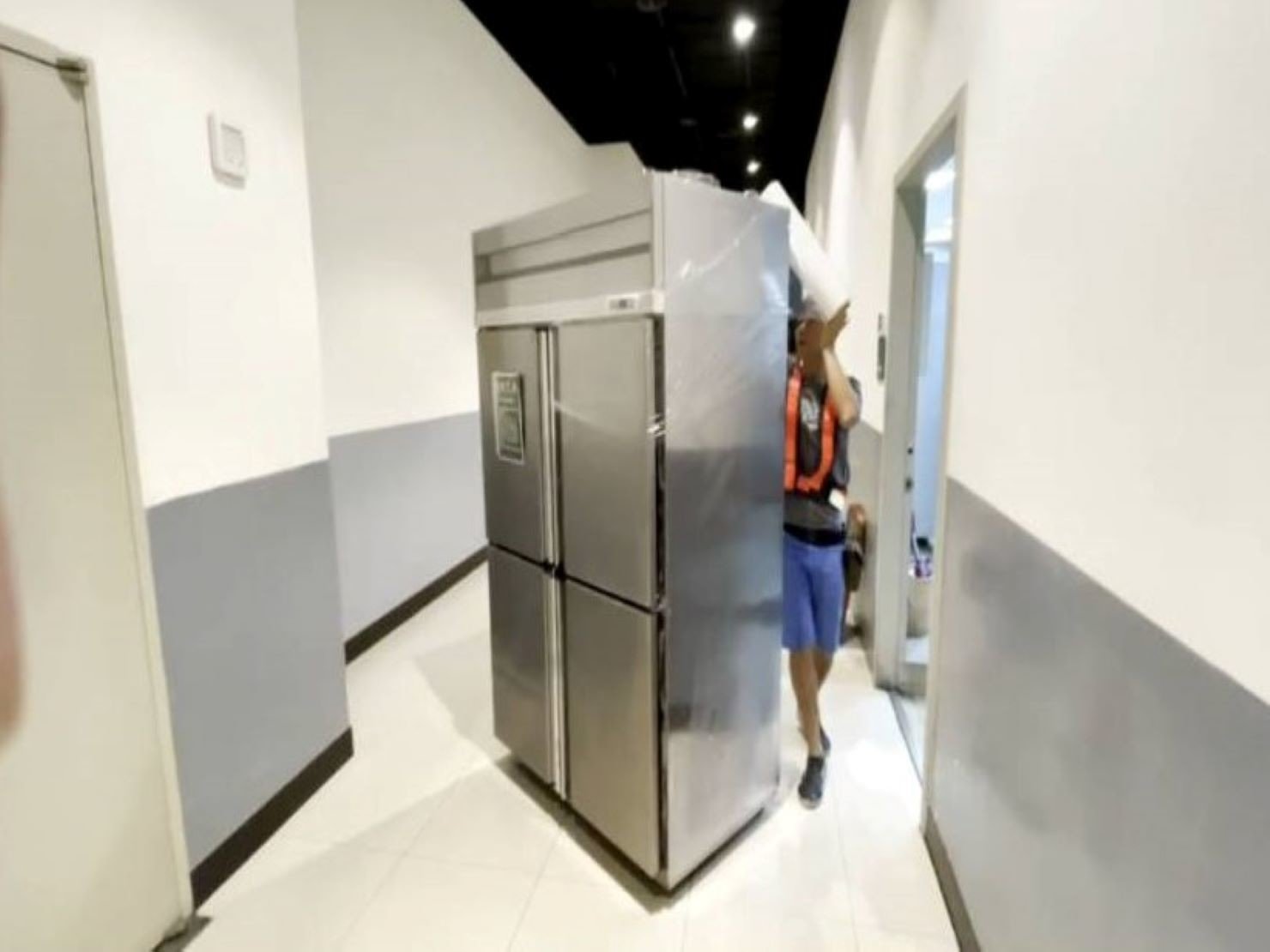 搬家公司推薦、新北搬家推薦【榮福搬家公司】南港搬家、桃園搬家推薦、家庭搬家、搬垃圾處理、搬公司行號、台北搬家推薦、搬鋼琴、搬工、搬家具、搬冰箱、搬床組、搬大型家具、搬家電、搬沙發、搬衣櫃、廢棄物處理、搬運廢棄物、廢棄物清運、家具垃圾處理,針對顧客都秉持以用心實在專業搬家技巧,搬家實在用心值得您的信賴與選擇。歡迎來電咨詢02-2651-2727,榮福搬家有專員立即為您服務。 搬家公司推薦、新北搬家推薦【榮福搬家公司】南港搬家、桃園搬家推薦、家庭搬家、搬垃圾處理、搬公司行號、台北搬家推薦、搬鋼琴、搬工、搬家具、搬冰箱、搬床組、搬大型家具、搬家電、搬沙發、搬衣櫃、廢棄物處理、搬運廢棄物、廢棄物清運、家具垃圾處理,針對顧客都秉持以用心實在專業搬家技巧,搬家實在用心值得您的信賴與選擇。歡迎來電咨詢02-2651-2727,榮福搬家有專員立即為您服務。