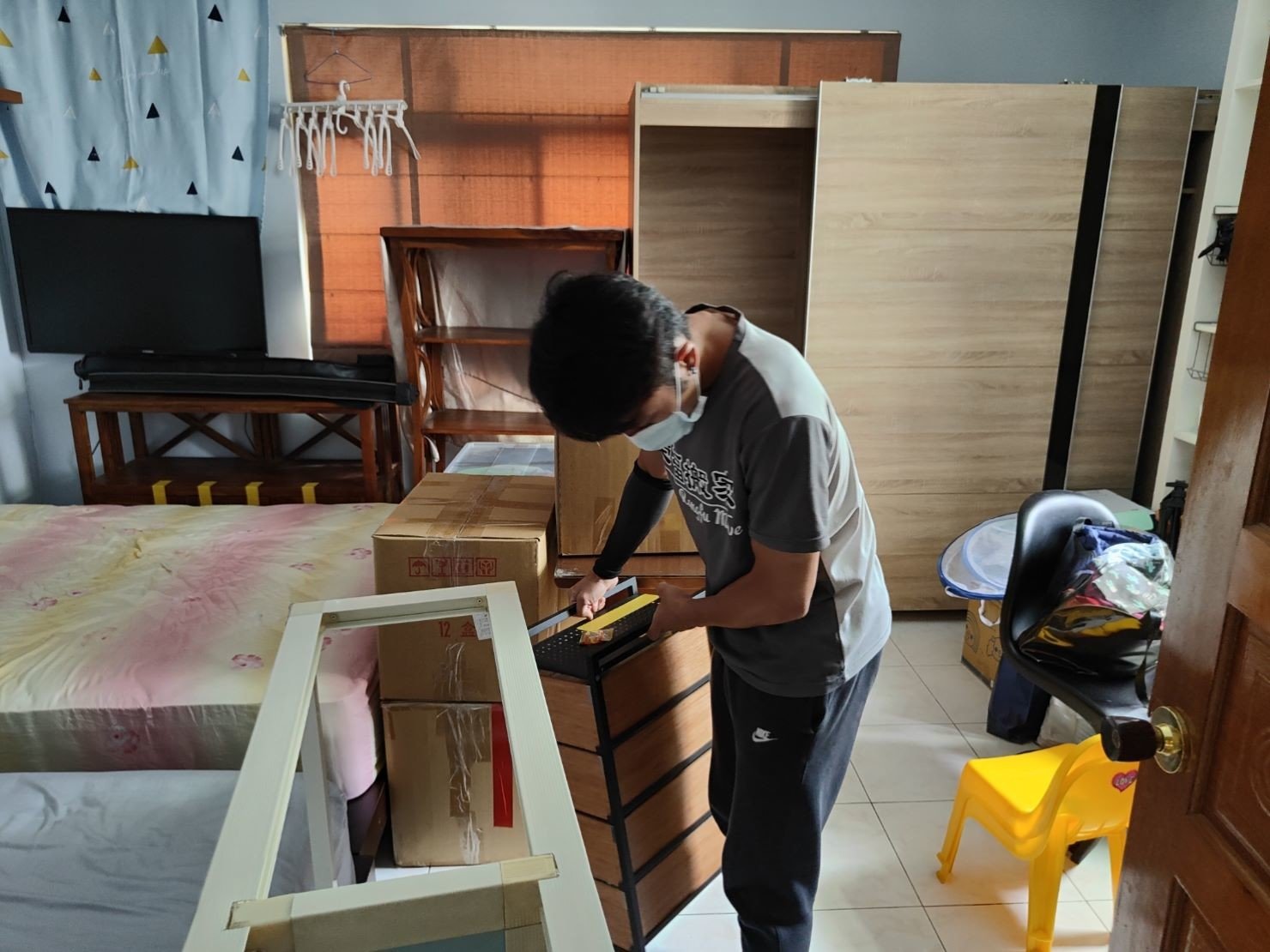 【榮福搬家公司】搬家首選、搬家公司推薦:IKEA、宜得利、B&Q等系統式家具拆裝找專業的榮福搬家就對了。優質搬家,包裝搬運「細膩包裝、專業搬運、用心服務、以客為尊」是榮福搬家公司的宗旨與精神。歡迎立即來電02-2651-2727專人服務。 【榮福搬家公司】搬家首選、搬家公司推薦:IKEA、宜得利、B&Q等系統式家具拆裝找專業的榮福搬家就對了。優質搬家,包裝搬運「細膩包裝、專業搬運、用心服務、以客為尊」是榮福搬家公司的宗旨與精神。歡迎立即來電02-2651-2727專人服務。