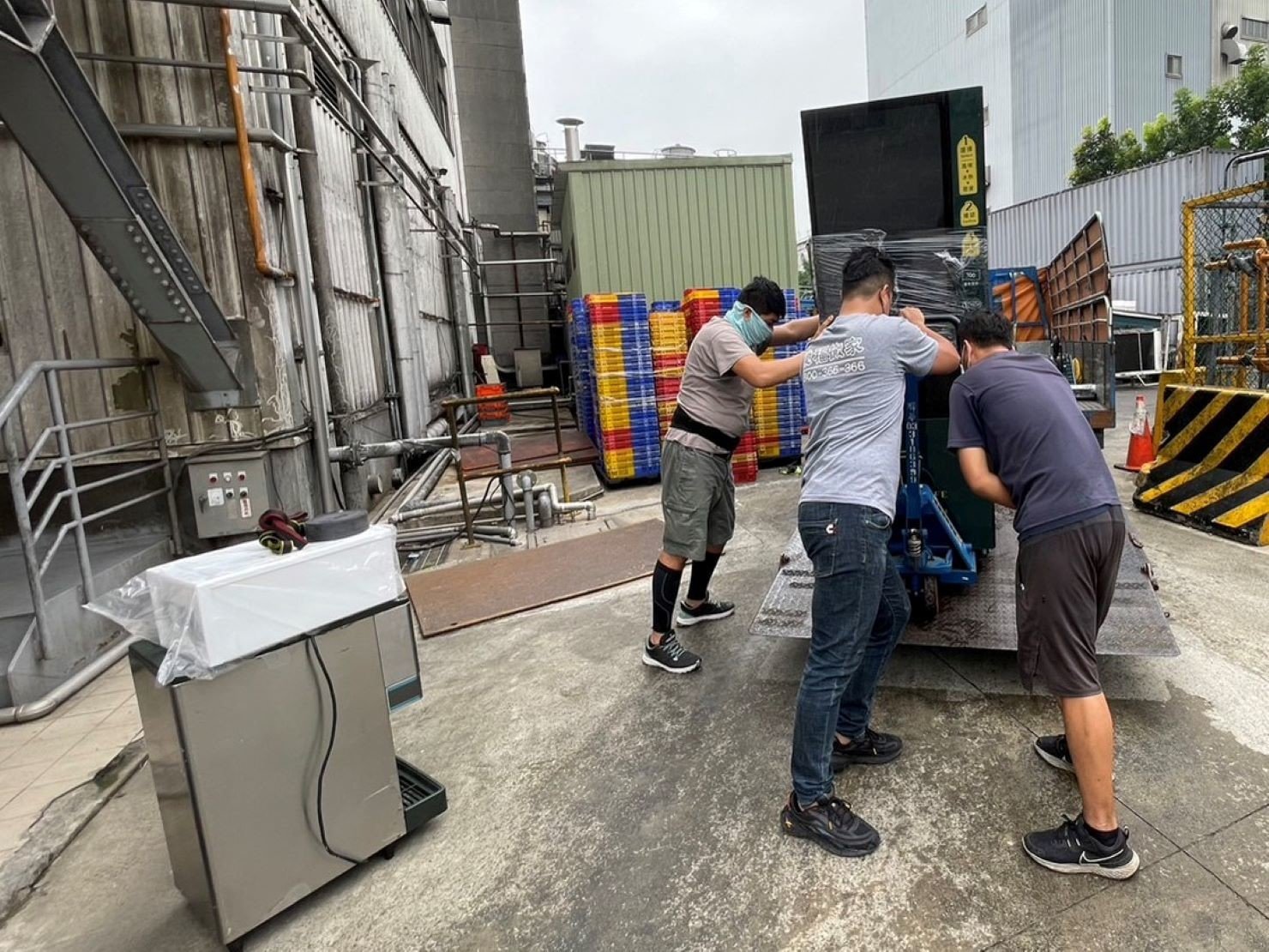 台北單搬重物∣南港單搬重物∣新北單搬重物∣雙北單搬重物∣汐止單搬重物∣五股單搬重物∣中永和單搬重物∣板橋單搬重物∣桃園單搬重物推薦【榮福搬家】屬專業搬家細膩運唯一首選,累積20年各式各樣特殊重物的搬運經驗,專業敏捷快速完成您的各項搬運任務。榮福搬家具備精緻包裝搬運「細膩包裝、專業搬運、用心服務、以客為尊」是榮福搬家公司的宗旨與精神。歡迎立即來電02-2651-2727專人服務。 台北單搬重物∣南港單搬重物∣新北單搬重物∣雙北單搬重物∣汐止單搬重物∣五股單搬重物∣中永和單搬重物∣板橋單搬重物∣桃園單搬重物推薦【榮福搬家】屬專業搬家細膩運唯一首選,累積20年各式各樣特殊重物的搬運經驗,專業敏捷快速完成您的各項搬運任務。榮福搬家具備精緻包裝搬運「細膩包裝、專業搬運、用心服務、以客為尊」是榮福搬家公司的宗旨與精神。歡迎立即來電02-2651-2727專人服務。