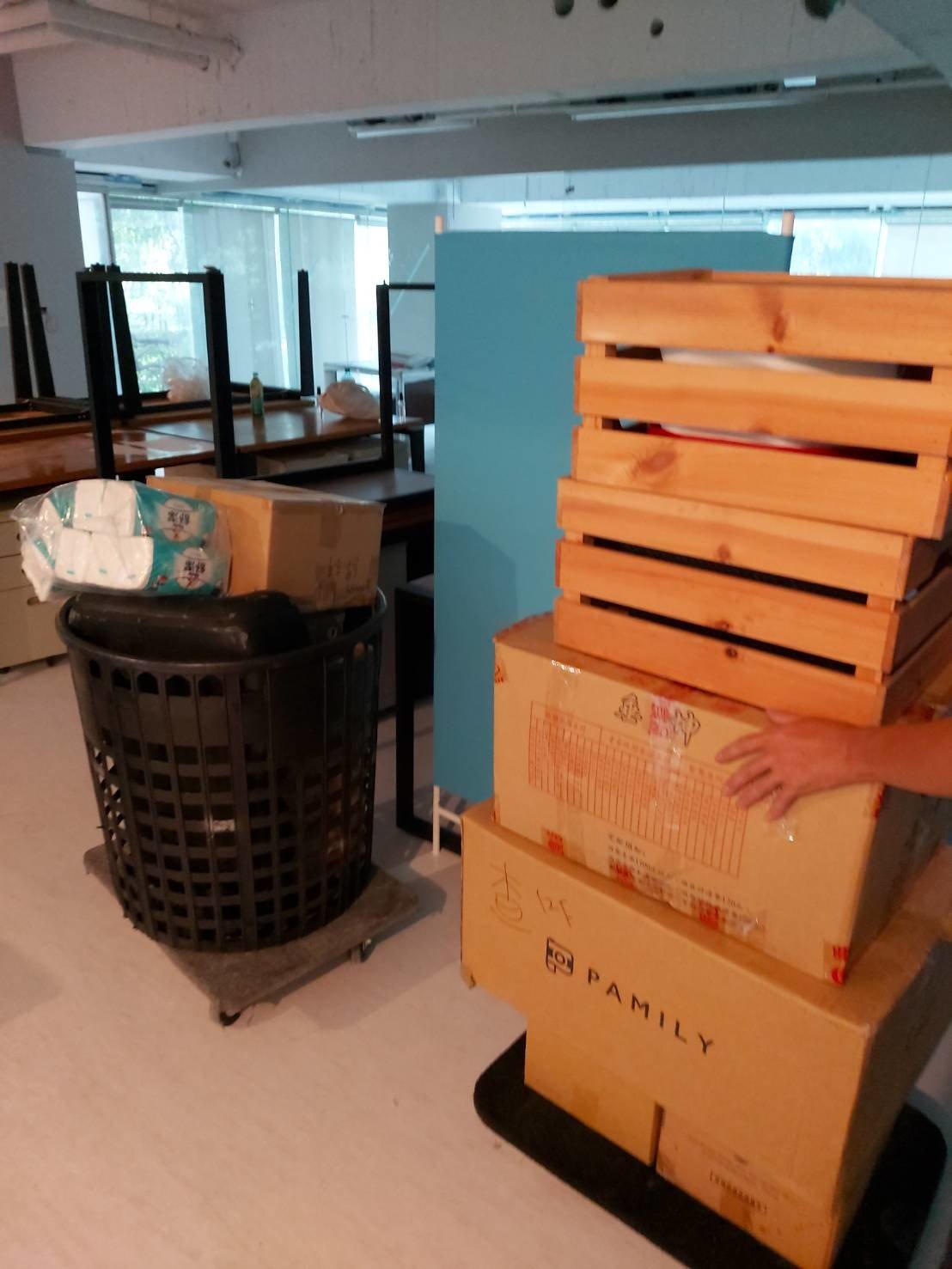 搬家公司推薦、台北搬家推薦【榮福搬家公司】搬遷估價、南港搬家、桃園搬家公司推薦、新北搬家公司推薦、基隆搬家、搬沙發、搬保險箱、金庫搬運、搬活動櫃、搬公文櫃、搬保密櫃、搬辦公桌、旋轉椅、辦公椅、搬資料櫃、冰箱搬運、百貨公司進撤櫃、專櫃進撤櫃、企業搬運服務、搬公司行號、廠房遷移、辦公室遷移、搬會客桌、碎紙機、印表機、搬玻璃櫥櫃、會議桌搬運、OA屏風拆裝、事務機搬運、搬電腦設備、公司行號搬遷、政府機關搬遷、百貨專櫃遷移、學校單位搬遷、精緻包裝、搬家紙箱、搬鐵櫃、搬鋼琴、搬工計時、搬工服務、人力搬運,針對顧客都秉持以用心實在專業搬家技巧,搬家實在用心值得您的信賴與選擇。歡迎來電咨詢02-2651-2727,榮福搬家有專員立即為您服務。 搬家公司推薦、台北搬家推薦【榮福搬家公司】搬遷估價、南港搬家、桃園搬家公司推薦、新北搬家公司推薦、基隆搬家、搬沙發、搬保險箱、金庫搬運、搬活動櫃、搬公文櫃、搬保密櫃、搬辦公桌、旋轉椅、辦公椅、搬資料櫃、冰箱搬運、百貨公司進撤櫃、專櫃進撤櫃、企業搬運服務、搬公司行號、廠房遷移、辦公室遷移、搬會客桌、碎紙機、印表機、搬玻璃櫥櫃、會議桌搬運、OA屏風拆裝、事務機搬運、搬電腦設備、公司行號搬遷、政府機關搬遷、百貨專櫃遷移、學校單位搬遷、精緻包裝、搬家紙箱、搬鐵櫃、搬鋼琴、搬工計時、搬工服務、人力搬運,針對顧客都秉持以用心實在專業搬家技巧,搬家實在用心值得您的信賴與選擇。歡迎來電咨詢02-2651-2727,榮福搬家有專員立即為您服務。