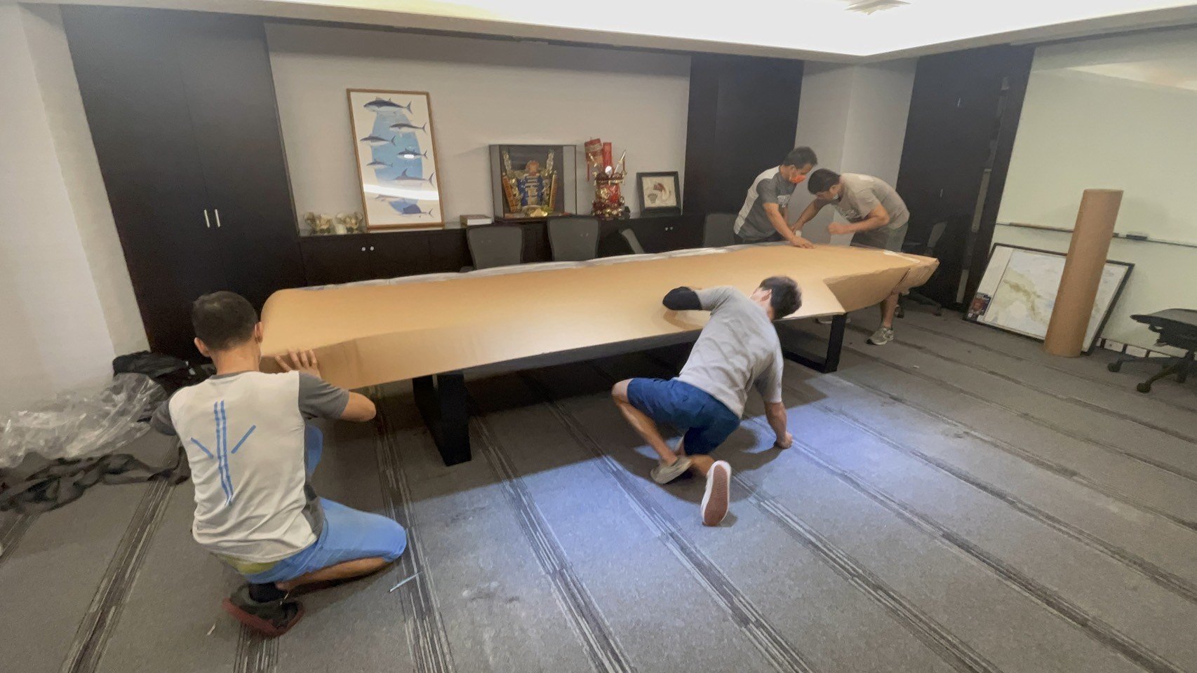 只需搬一件家具?搬運單一家具【榮福搬家公司】大型實木會議桌、雕刻品、木雕神像、木雕刻藝術品、按摩椅搬運、搬神明桌、家庭搬家、跨縣市搬家、搬工計時、專業吊掛搬運、搬搬家首選、特殊重物搬運、專搬重物、搬重物技巧、新北搬家公司推薦、搬家車、搬家公司、基隆搬家、南港搬家、桃園搬家公司推薦、台北搬家公司推薦:大台北搬家,精緻包裝搬運「細膩包裝、專業搬運、用心服務、以客為尊」是榮福搬家公司的宗旨與精神。歡迎立即來電02-2651-2727專人服務。 只需搬一件家具?搬運單一家具【榮福搬家公司】大型實木會議桌、雕刻品、木雕神像、木雕刻藝術品、按摩椅搬運、搬神明桌、家庭搬家、跨縣市搬家、搬工計時、專業吊掛搬運、搬搬家首選、特殊重物搬運、專搬重物、搬重物技巧、新北搬家公司推薦、搬家車、搬家公司、基隆搬家、南港搬家、桃園搬家公司推薦、台北搬家公司推薦:大台北搬家,精緻包裝搬運「細膩包裝、專業搬運、用心服務、以客為尊」是榮福搬家公司的宗旨與精神。歡迎立即來電02-2651-2727專人服務。