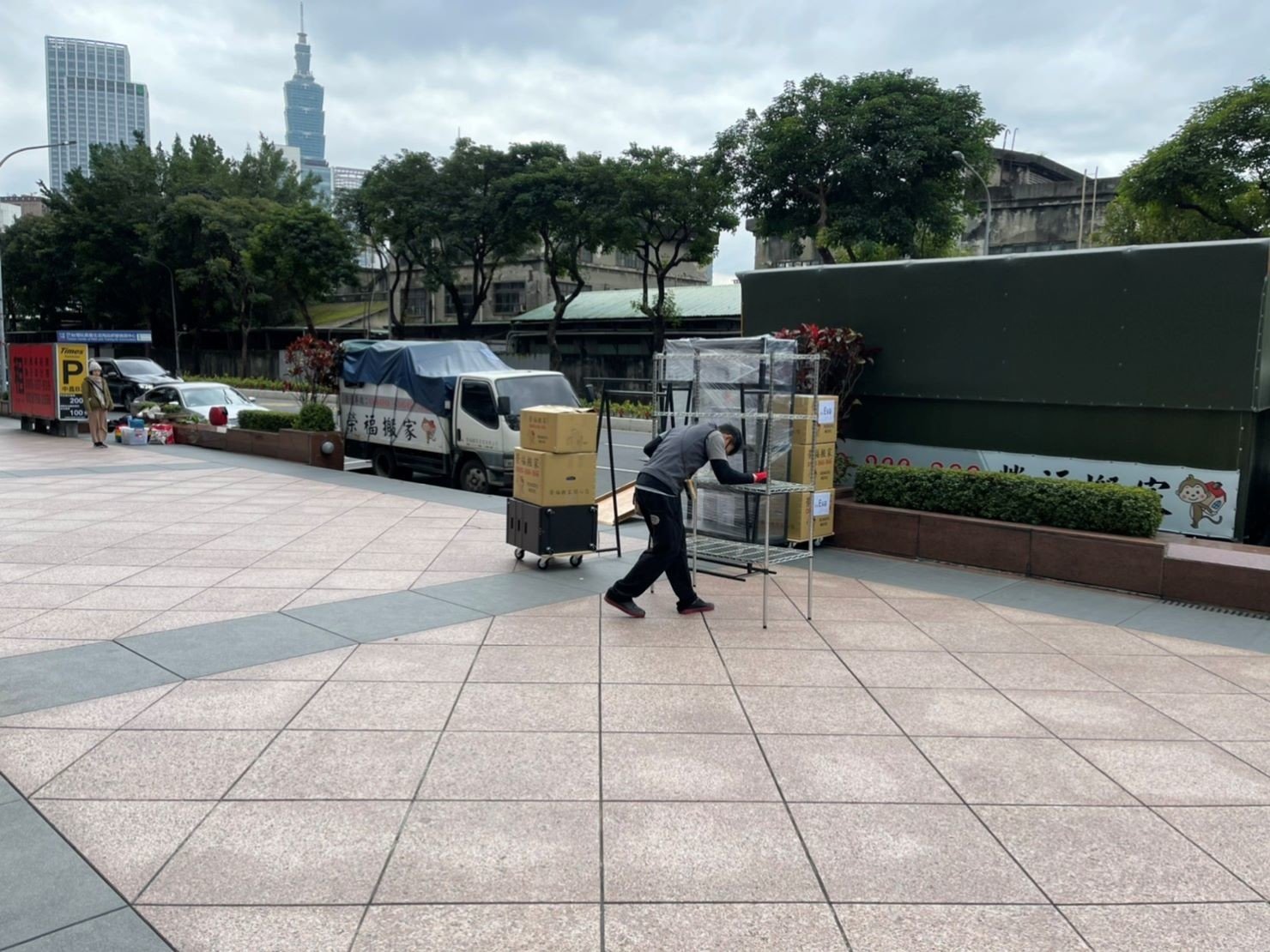 搬家公司推薦、台北搬家推薦【榮福搬家公司】南港搬家、桃園搬家公司推薦、新北搬家公司推薦、企業搬運服務、搬公司行號、廠房遷移、屏風拆裝、公司行號搬遷、政府機關搬遷、百貨專櫃遷移、學校單位搬遷、雜貨店搬遷、精緻包裝、家庭搬家、搬鋼琴、搬工、搬家公司紙箱、黃色膠帶、搬家估價、基隆搬家、家具拆裝、搬家具,針對顧客都秉持以用心實在專業搬家技巧,搬家實在用心值得您的信賴與選擇。歡迎來電咨詢02-2651-2727,榮福搬家有專員立即為您服務。 搬家公司推薦、台北搬家推薦【榮福搬家公司】南港搬家、桃園搬家公司推薦、新北搬家公司推薦、企業搬運服務、搬公司行號、廠房遷移、屏風拆裝、公司行號搬遷、政府機關搬遷、百貨專櫃遷移、學校單位搬遷、雜貨店搬遷、精緻包裝、家庭搬家、搬鋼琴、搬工、搬家公司紙箱、黃色膠帶、搬家估價、基隆搬家、家具拆裝、搬家具,針對顧客都秉持以用心實在專業搬家技巧,搬家實在用心值得您的信賴與選擇。歡迎來電咨詢02-2651-2727,榮福搬家有專員立即為您服務。