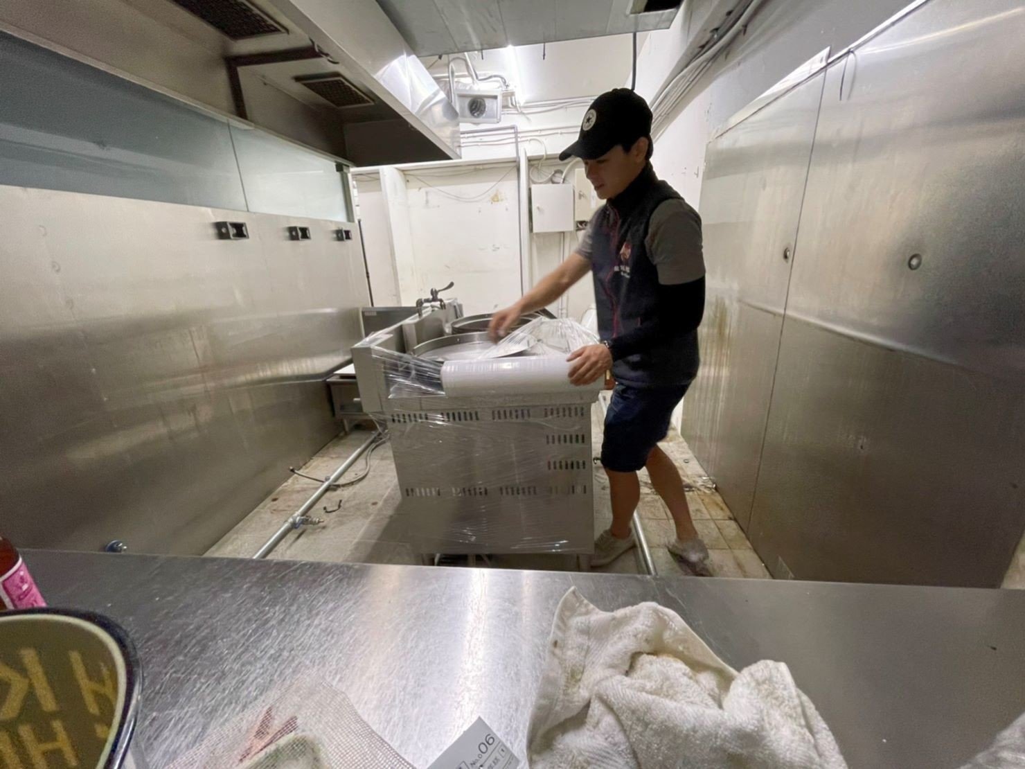 搬家公司推薦、台北搬家推薦【榮福搬家公司】南港搬家、桃園搬家公司推薦、新北搬家公司推薦、企業搬運服務、搬公司行號、廠房遷移、公司行號搬遷、政府機關搬遷、百貨專櫃遷移、學校單位搬遷、廚房設備搬運、搬冰箱、廚具搬運、重物搬運、精緻包裝、家庭搬家、搬鋼琴、搬工,針對顧客都秉持以用心實在專業搬家技巧,搬家實在用心值得您的信賴與選擇。歡迎來電咨詢02-2651-2727,榮福搬家有專員立即為您服務。 搬家公司推薦、台北搬家推薦【榮福搬家公司】南港搬家、桃園搬家公司推薦、新北搬家公司推薦、企業搬運服務、搬公司行號、廠房遷移、公司行號搬遷、政府機關搬遷、百貨專櫃遷移、學校單位搬遷、廚房設備搬運、搬冰箱、廚具搬運、重物搬運、精緻包裝、家庭搬家、搬鋼琴、搬工,針對顧客都秉持以用心實在專業搬家技巧,搬家實在用心值得您的信賴與選擇。歡迎來電咨詢02-2651-2727,榮福搬家有專員立即為您服務。