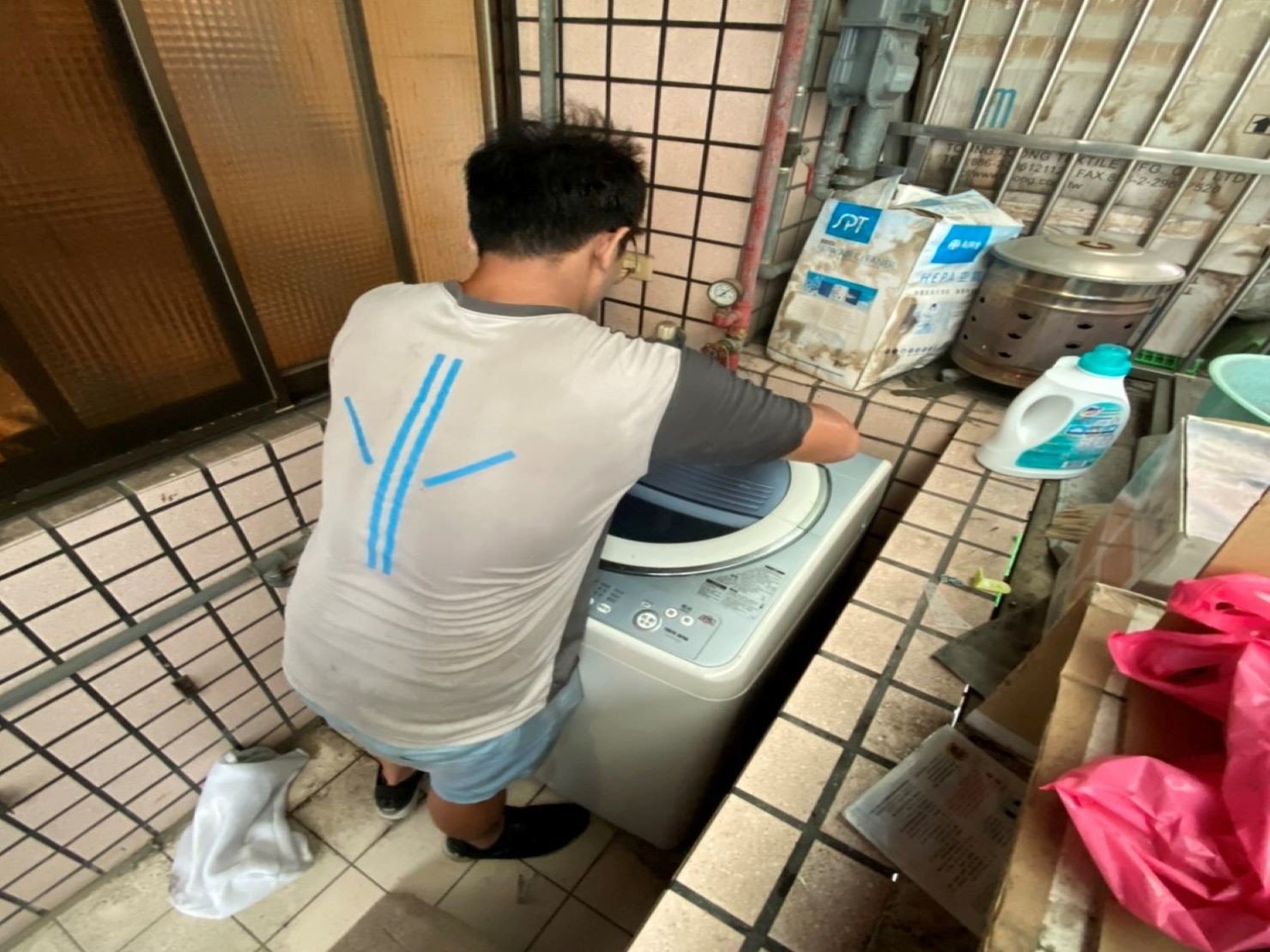 搬家公司【榮福搬家】搬洗衣機、拆卸洗衣機推薦給您最優質、最安全的搬運服務:洗衣機拆卸及搬運 搬家公司【榮福搬家】搬洗衣機、拆卸洗衣機推薦給您最優質、最安全的搬運服務:洗衣機拆卸及搬運