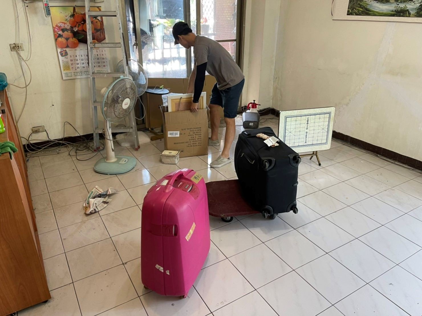 搬家公司推薦、新北搬家推薦【榮福搬家公司】南港搬家、桃園搬家公司推薦、台北搬家公司推薦、大型家具搬運、冰箱搬運、基隆搬家、搬家電、床墊搬運、神明桌搬運、搬公司行號、家庭搬家、搬鋼琴、搬工、搬運、搬家紙箱、跨縣市搬家、搬家車、搬家估價、搬家首選、搬家達人,針對顧客都秉持以用心實在專業搬家技巧,搬家實在用心值得您的信賴與選擇。優質搬家,包裝搬運「細膩包裝、專業搬運、用心服務、以客為尊」是榮福搬家公司的宗旨與精神。歡迎立即來電02-2651-2727專人服務。系統式家具拆裝找專業的榮福搬家就對了。 搬家公司推薦、新北搬家推薦【榮福搬家公司】南港搬家、桃園搬家公司推薦、台北搬家公司推薦、大型家具搬運、冰箱搬運、基隆搬家、搬家電、床墊搬運、神明桌搬運、搬公司行號、家庭搬家、搬鋼琴、搬工、搬運、搬家紙箱、跨縣市搬家、搬家車、搬家估價、搬家首選、搬家達人,針對顧客都秉持以用心實在專業搬家技巧,搬家實在用心值得您的信賴與選擇。優質搬家,包裝搬運「細膩包裝、專業搬運、用心服務、以客為尊」是榮福搬家公司的宗旨與精神。歡迎立即來電02-2651-2727專人服務。系統式家具拆裝找專業的榮福搬家就對了。