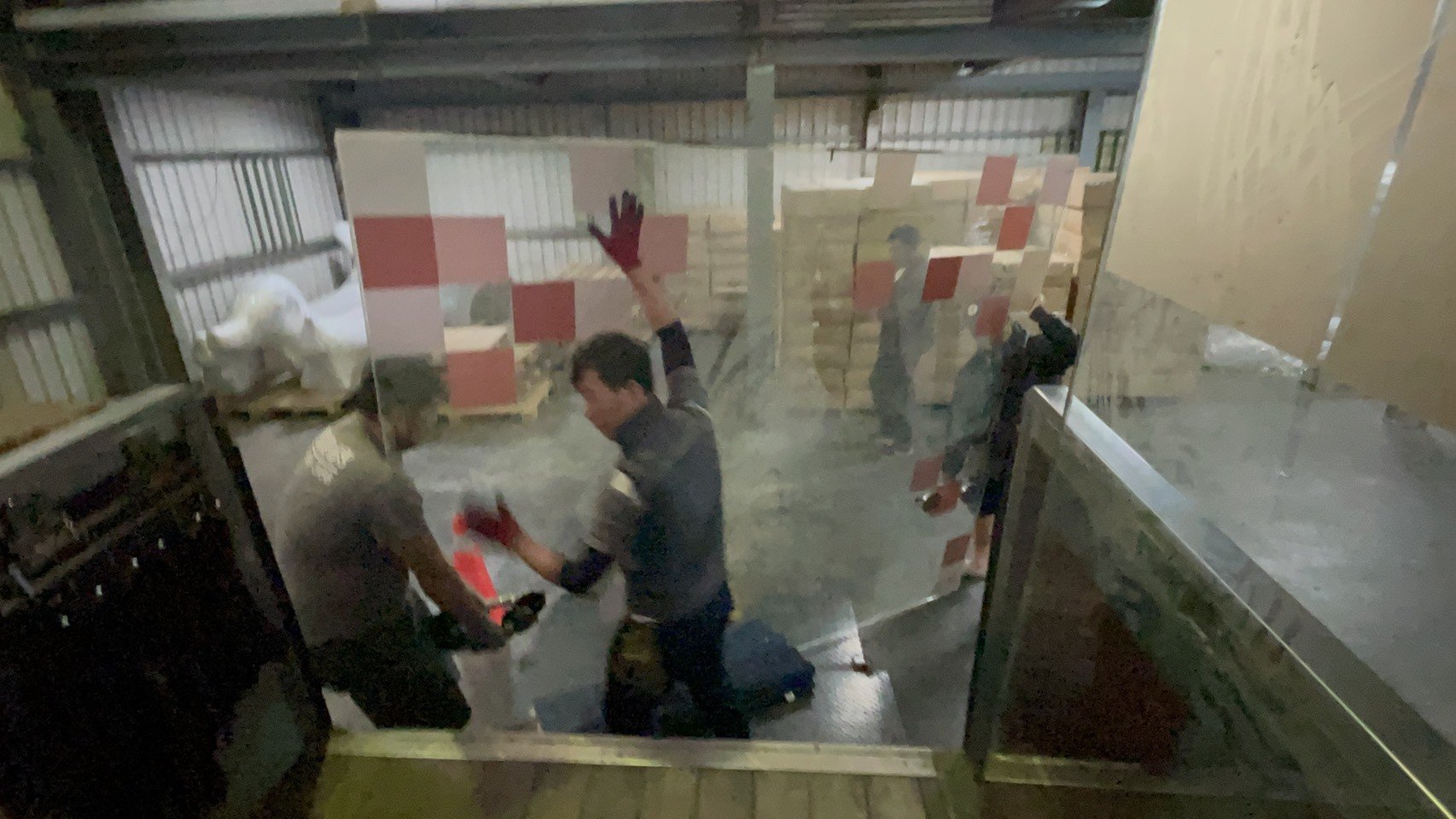 玻璃搬運、搬玻璃、搬重物【榮福搬家公司】精搬重物、精搬魚缸、精搬鋼琴、跨縣市搬家、搬工計時、人力搬運、搬運、搬重物技巧、重物搬運器、搬重物工具、冰箱搬運、搬家具、搬家首選、吊掛搬運、吊家具搬運、吊金庫搬運、特殊重物搬運、單件重物搬運、搬醫療床、專搬重物、企業搬運服務、公司行號搬遷、搬遷、新北搬家公司推薦、搬家公司、基隆搬家、南港搬家、桃園搬家公司推薦、台北搬家公司推薦:大台北搬家,精緻包裝搬運「細膩包裝、專業搬運、用心服務、以客為尊」是榮福搬家公司的宗旨與精神。歡迎立即來電02-2651-2727專人服務。 玻璃搬運、搬玻璃、搬重物【榮福搬家公司】精搬重物、精搬魚缸、精搬鋼琴、跨縣市搬家、搬工計時、人力搬運、搬運、搬重物技巧、重物搬運器、搬重物工具、冰箱搬運、搬家具、搬家首選、吊掛搬運、吊家具搬運、吊金庫搬運、特殊重物搬運、單件重物搬運、搬醫療床、專搬重物、企業搬運服務、公司行號搬遷、搬遷、新北搬家公司推薦、搬家公司、基隆搬家、南港搬家、桃園搬家公司推薦、台北搬家公司推薦:大台北搬家,精緻包裝搬運「細膩包裝、專業搬運、用心服務、以客為尊」是榮福搬家公司的宗旨與精神。歡迎立即來電02-2651-2727專人服務。