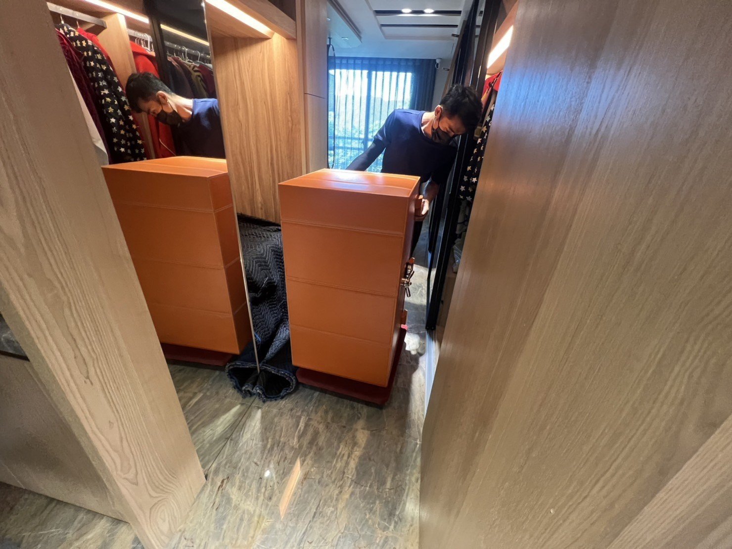 專搬公司行號保險箱、金庫,私人保險箱、金庫,搬家公司推薦、台北辦公室搬遷推薦【榮福搬家公司】台北公司行號金庫、保險箱搬遷、 南港公司行號金庫、保險箱搬遷、桃園公司行號金庫、保險箱搬遷、新北公司行號金庫、保險箱搬遷、基隆公司行號金庫、保險箱搬遷、特殊重物保險箱、金庫搬運、保險箱、金庫搬運、公司行號搬遷、台北公司行號金庫、保險箱清運、桃園公司行號金庫、保險箱清運、新北公司行號金庫、保險箱清運、政府機關搬遷、學校單位搬遷、精緻包裝、搬家紙箱、搬鐵櫃、搬保密文件、保密文件銷毀,針對顧客都秉持以用心實在專業搬家技巧,搬家實在用心值得您的信賴與選擇。歡迎來電咨詢02-2651-2727,榮福搬家有專員立即為您服務。 專搬公司行號保險箱、金庫,私人保險箱、金庫,搬家公司推薦、台北辦公室搬遷推薦【榮福搬家公司】台北公司行號金庫、保險箱搬遷、 南港公司行號金庫、保險箱搬遷、桃園公司行號金庫、保險箱搬遷、新北公司行號金庫、保險箱搬遷、基隆公司行號金庫、保險箱搬遷、特殊重物保險箱、金庫搬運、保險箱、金庫搬運、公司行號搬遷、台北公司行號金庫、保險箱清運、桃園公司行號金庫、保險箱清運、新北公司行號金庫、保險箱清運、政府機關搬遷、學校單位搬遷、精緻包裝、搬家紙箱、搬鐵櫃、搬保密文件、保密文件銷毀,針對顧客都秉持以用心實在專業搬家技巧,搬家實在用心值得您的信賴與選擇。歡迎來電咨詢02-2651-2727,榮福搬家有專員立即為您服務。