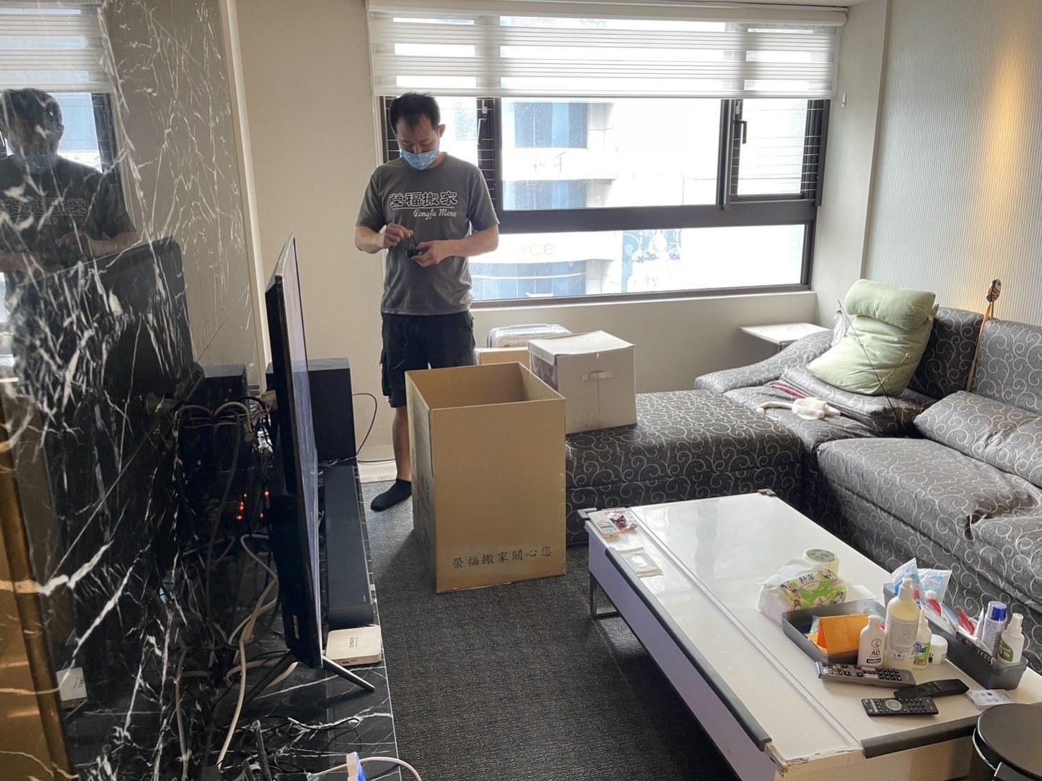專人打包、搬家公司推薦、新北搬家公司推薦【榮福搬家公司】基隆搬家、南港搬家、桃園搬家公司推薦、懶人搬家,專人包裝,家庭搬家、精緻搬家、精緻包裝、打包裝箱。台北搬家公司推薦:大台北搬家,精緻包裝搬運「細膩包裝、專業搬運、用心服務、以客為尊」是榮福搬家公司的宗旨與精神。歡迎立即來電02-2651-2727專人服務。 專人打包、搬家公司推薦、新北搬家公司推薦【榮福搬家公司】基隆搬家、南港搬家、桃園搬家公司推薦、懶人搬家,專人包裝,家庭搬家、精緻搬家、精緻包裝、打包裝箱。台北搬家公司推薦:大台北搬家,精緻包裝搬運「細膩包裝、專業搬運、用心服務、以客為尊」是榮福搬家公司的宗旨與精神。歡迎立即來電02-2651-2727專人服務。