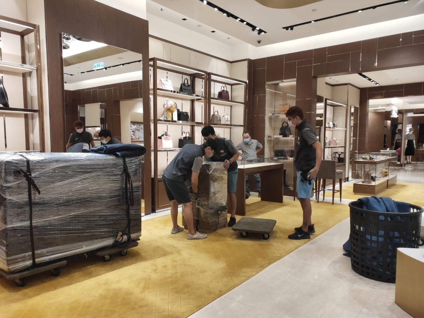 搬家公司推薦、台北搬家推薦【榮福搬家公司】南港搬家、桃園搬家公司推薦、新北搬家公司推薦、企業搬運服務、搬公司行號、廠房遷移、公司行號搬遷、政府機關搬遷、百貨專櫃遷移、學校單位搬遷、精緻包裝、家庭搬家、搬鋼琴、搬工,針對顧客都秉持以用心實在專業搬家技巧,搬家實在用心值得您的信賴與選擇。歡迎來電咨詢02-2651-2727,榮福搬家有專員立即為您服務。 搬家公司推薦、台北搬家推薦【榮福搬家公司】南港搬家、桃園搬家公司推薦、新北搬家公司推薦、企業搬運服務、搬公司行號、廠房遷移、公司行號搬遷、政府機關搬遷、百貨專櫃遷移、學校單位搬遷、精緻包裝、家庭搬家、搬鋼琴、搬工,針對顧客都秉持以用心實在專業搬家技巧,搬家實在用心值得您的信賴與選擇。歡迎來電咨詢02-2651-2727,榮福搬家有專員立即為您服務。