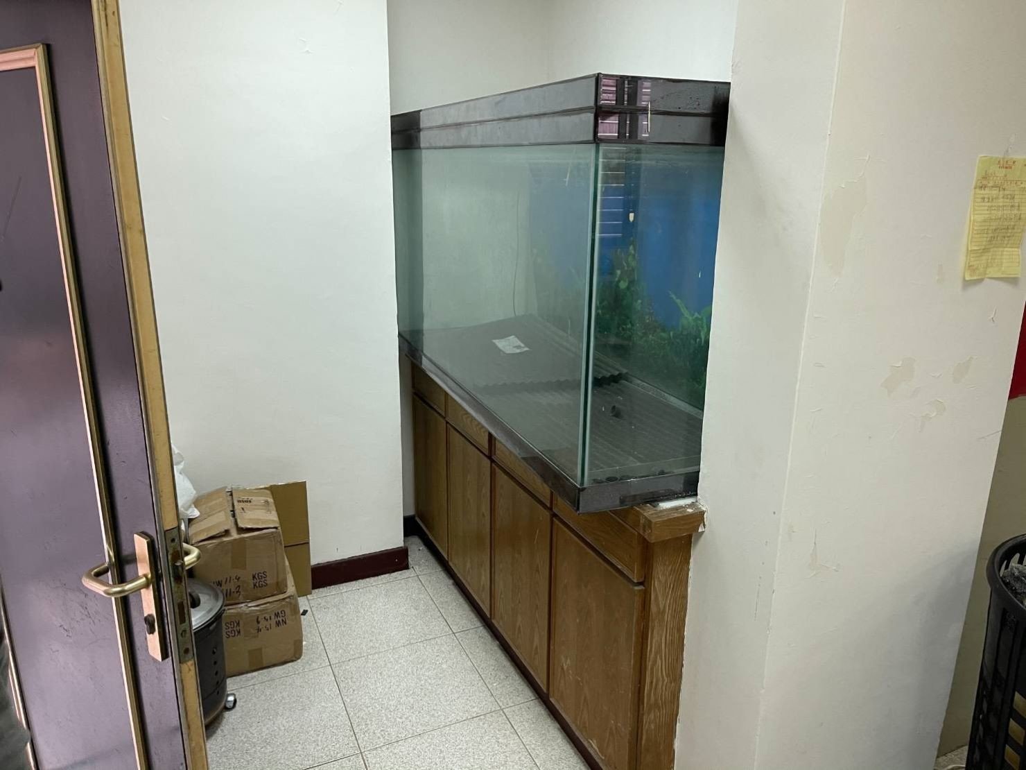 大型魚缸搬運、搬重物【榮福搬家公司】石墩搬運、魚缸廢棄處理、廢棄魚缸清運、搬石頭桌、搬洗衣機、搬披薩窯、精搬金庫、搬保險櫃、精搬魚缸、精搬鋼琴、跨縣市搬家、搬工派遣、搬運、搬床墊、搬冰箱、搬家具、搬家首選、吊掛搬運、吊家具搬運、特殊重物搬運、專搬重物、新北搬家推薦、搬家公司、基隆搬家、南港搬家、桃園搬家公司、台北搬家公司推薦:大台北搬家,精緻包裝搬運「細膩包裝、專業搬運、用心服務、以客為尊」是榮福搬家公司的宗旨與精神。歡迎立即來電02-2651-2727專人服務。 大型魚缸搬運、搬重物【榮福搬家公司】石墩搬運、魚缸廢棄處理、廢棄魚缸清運、搬石頭桌、搬洗衣機、搬披薩窯、精搬金庫、搬保險櫃、精搬魚缸、精搬鋼琴、跨縣市搬家、搬工派遣、搬運、搬床墊、搬冰箱、搬家具、搬家首選、吊掛搬運、吊家具搬運、特殊重物搬運、專搬重物、新北搬家推薦、搬家公司、基隆搬家、南港搬家、桃園搬家公司、台北搬家公司推薦:大台北搬家,精緻包裝搬運「細膩包裝、專業搬運、用心服務、以客為尊」是榮福搬家公司的宗旨與精神。歡迎立即來電02-2651-2727專人服務。