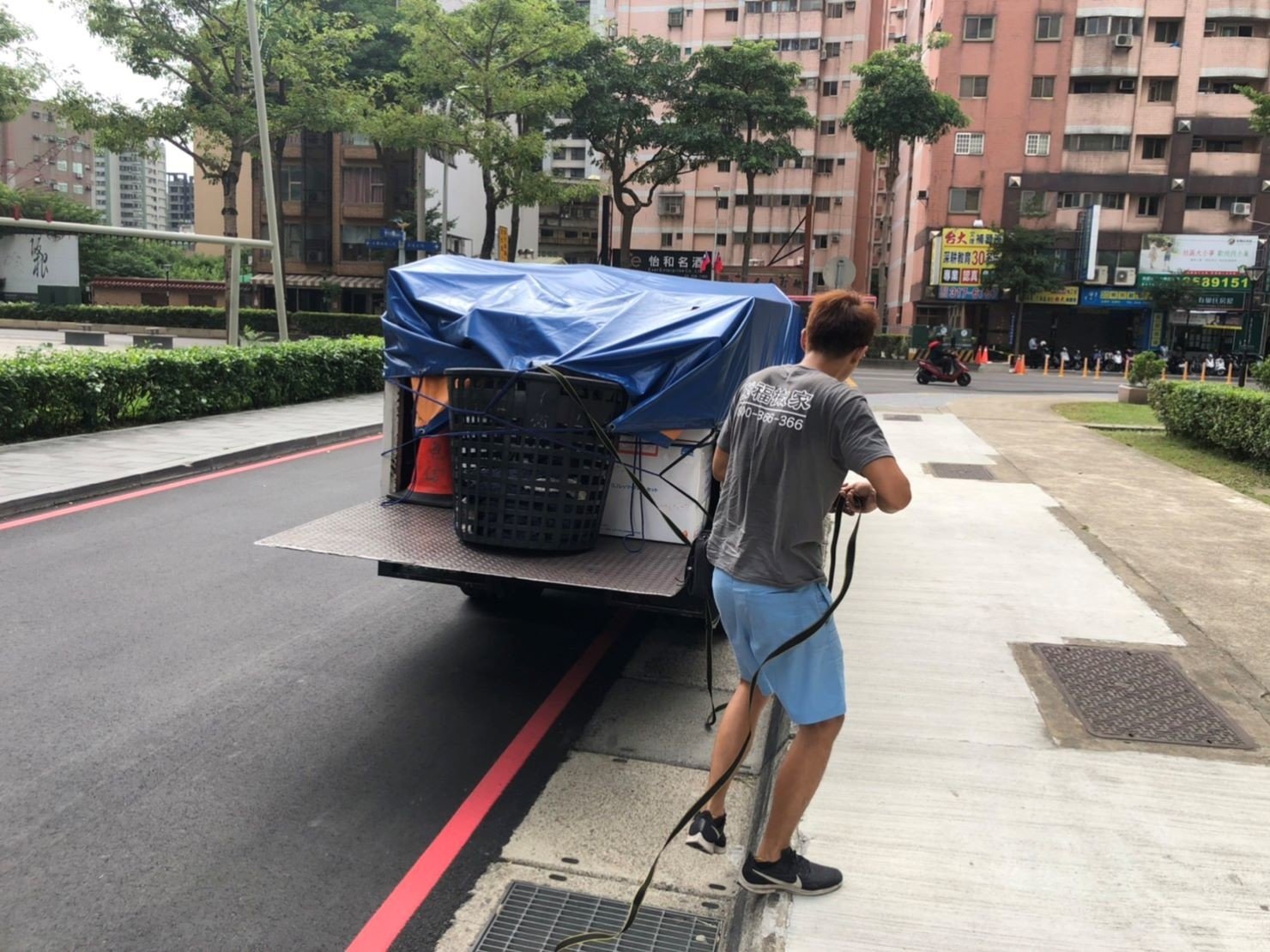 榮福搬家公司】搬家首選、搬家公司推薦:優質搬家,包裝搬運「細膩包裝、專業搬運、用心服務、以客為尊」是榮福搬家公司的宗旨與精神。歡迎立即來電02-2651-2727專人服務。系統式家具拆裝找專業的榮福搬家就對了。 特殊搬運、搬重物【榮福搬家公司】石墩搬運、搬石頭桌椅、造景石頭搬運、搬洗衣機、按摩椅搬運、搬醫療床、電動床搬運、搬神明桌、精搬金庫、搬保險櫃、精搬魚缸、搬魚缸、精搬鋼琴、鋼琴搬運、家庭搬家、跨縣市搬家、搬工計時、人力搬運、搬運、搬床墊、冰箱搬運、搬家具、搬家首選、吊掛搬運、吊家具搬運、特殊重物搬運、專搬重物、搬重物技巧、新北搬家公司推薦、搬家車、搬家公司、基隆搬家、南港搬家、桃園搬家公司推薦、台北搬家公司推薦:大台北搬家,精緻包裝搬運「細膩包裝、專業搬運、用心服務、以客為尊」是榮福搬家公司的宗旨與精神。歡迎立即來電02-2651-2727專人服務。 榮福搬家公司】搬家首選、搬家公司推薦:優質搬家,包裝搬運「細膩包裝、專業搬運、用心服務、以客為尊」是榮福搬家公司的宗旨與精神。歡迎立即來電02-2651-2727專人服務。系統式家具拆裝找專業的榮福搬家就對了。 特殊搬運、搬重物【榮福搬家公司】石墩搬運、搬石頭桌椅、造景石頭搬運、搬洗衣機、按摩椅搬運、搬醫療床、電動床搬運、搬神明桌、精搬金庫、搬保險櫃、精搬魚缸、搬魚缸、精搬鋼琴、鋼琴搬運、家庭搬家、跨縣市搬家、搬工計時、人力搬運、搬運、搬床墊、冰箱搬運、搬家具、搬家首選、吊掛搬運、吊家具搬運、特殊重物搬運、專搬重物、搬重物技巧、新北搬家公司推薦、搬家車、搬家公司、基隆搬家、南港搬家、桃園搬家公司推薦、台北搬家公司推薦:大台北搬家,精緻包裝搬運「細膩包裝、專業搬運、用心服務、以客為尊」是榮福搬家公司的宗旨與精神。歡迎立即來電02-2651-2727專人服務。