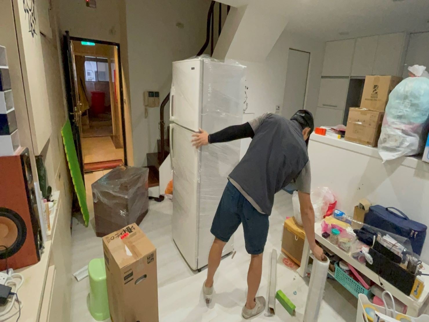 搬家公司推薦、新北搬家推薦【榮福搬家公司】南港搬家、桃園搬家公司推薦、台北搬家公司推薦、搬家具、冰箱搬運、基隆搬家、搬家電、床墊搬運、搬公司行號、家庭搬家、搬鋼琴、搬工、搬運、搬家紙箱,針對顧客都秉持以用心實在專業搬家技巧,搬家實在用心值得您的信賴與選擇。歡迎來電咨詢02-2651-2727,榮福搬家有專員立即為您服務。 搬家公司推薦、新北搬家推薦【榮福搬家公司】南港搬家、桃園搬家公司推薦、台北搬家公司推薦、搬家具、冰箱搬運、基隆搬家、搬家電、床墊搬運、搬公司行號、家庭搬家、搬鋼琴、搬工、搬運、搬家紙箱,針對顧客都秉持以用心實在專業搬家技巧,搬家實在用心值得您的信賴與選擇。歡迎來電咨詢02-2651-2727,榮福搬家有專員立即為您服務。