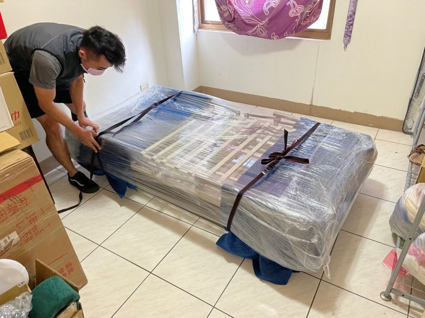 搬重物、重物搬運唯一首選【榮福搬家公司】石墩搬運、搬石椅、搬石頭桌、搬洗衣機、搬披薩窯、精搬金庫、搬保險櫃、精搬魚缸、精搬鋼琴、鋼琴搬運、搬三角琴、跨縣市搬家、搬工派遣、搬運、搬醫療床、床墊搬運、冰箱搬運、搬營業用冰箱、搬生財器具、搬醫療電動床、大型家電搬運、搬家具、單件家具運送、搬家首選、吊掛搬運、吊家具搬運、特殊重物搬運、專搬重物、新北搬家推薦、搬家公司、基隆搬家、南港搬家、桃園搬家公司、台北搬家公司推薦:大台北搬家,精緻包裝搬運「細膩包裝、專業搬運、用心服務、以客為尊」是榮福搬家公司的宗旨與精神。歡迎立即來電02-2651-2727專人服務。系統式家具拆裝找專業的榮福搬家就對了。 搬重物、重物搬運唯一首選【榮福搬家公司】石墩搬運、搬石椅、搬石頭桌、搬洗衣機、搬披薩窯、精搬金庫、搬保險櫃、精搬魚缸、精搬鋼琴、鋼琴搬運、搬三角琴、跨縣市搬家、搬工派遣、搬運、搬醫療床、床墊搬運、冰箱搬運、搬營業用冰箱、搬生財器具、搬醫療電動床、大型家電搬運、搬家具、單件家具運送、搬家首選、吊掛搬運、吊家具搬運、特殊重物搬運、專搬重物、新北搬家推薦、搬家公司、基隆搬家、南港搬家、桃園搬家公司、台北搬家公司推薦:大台北搬家,精緻包裝搬運「細膩包裝、專業搬運、用心服務、以客為尊」是榮福搬家公司的宗旨與精神。歡迎立即來電02-2651-2727專人服務。系統式家具拆裝找專業的榮福搬家就對了。