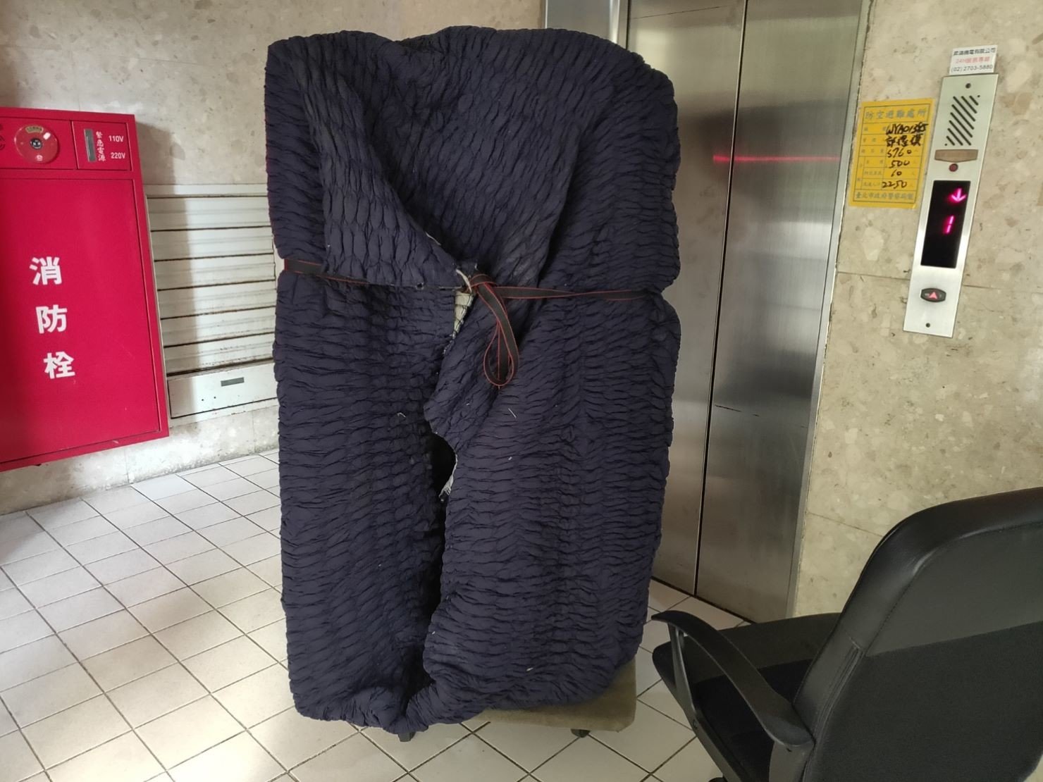 搬家公司推薦、新北搬家推薦【榮福搬家公司】南港搬家、桃園搬家公司推薦、台北搬家公司推薦、搬家具、冰箱搬運、基隆搬家、搬家電、床墊搬運、大型家具搬運、單件家具運送、跨縣市搬家、搬家首選、搬公司行號、家庭搬家、搬鋼琴、搬工、搬運、搬家紙箱、吊家具搬運、沙發搬運、衣櫃搬運、拆裝家具,針對顧客都秉持以用心實在專業搬家技巧,搬家實在用心值得您的信賴與選擇。優質搬家,包裝搬運「細膩包裝、專業搬運、用心服務、以客為尊」是榮福搬家公司的宗旨與精神。歡迎立即來電02-2651-2727專人服務。系統式家具拆裝找專業的榮福搬家就對了。 搬家公司推薦、新北搬家推薦【榮福搬家公司】南港搬家、桃園搬家公司推薦、台北搬家公司推薦、搬家具、冰箱搬運、基隆搬家、搬家電、床墊搬運、大型家具搬運、單件家具運送、跨縣市搬家、搬家首選、搬公司行號、家庭搬家、搬鋼琴、搬工、搬運、搬家紙箱、吊家具搬運、沙發搬運、衣櫃搬運、拆裝家具,針對顧客都秉持以用心實在專業搬家技巧,搬家實在用心值得您的信賴與選擇。優質搬家,包裝搬運「細膩包裝、專業搬運、用心服務、以客為尊」是榮福搬家公司的宗旨與精神。歡迎立即來電02-2651-2727專人服務。系統式家具拆裝找專業的榮福搬家就對了。