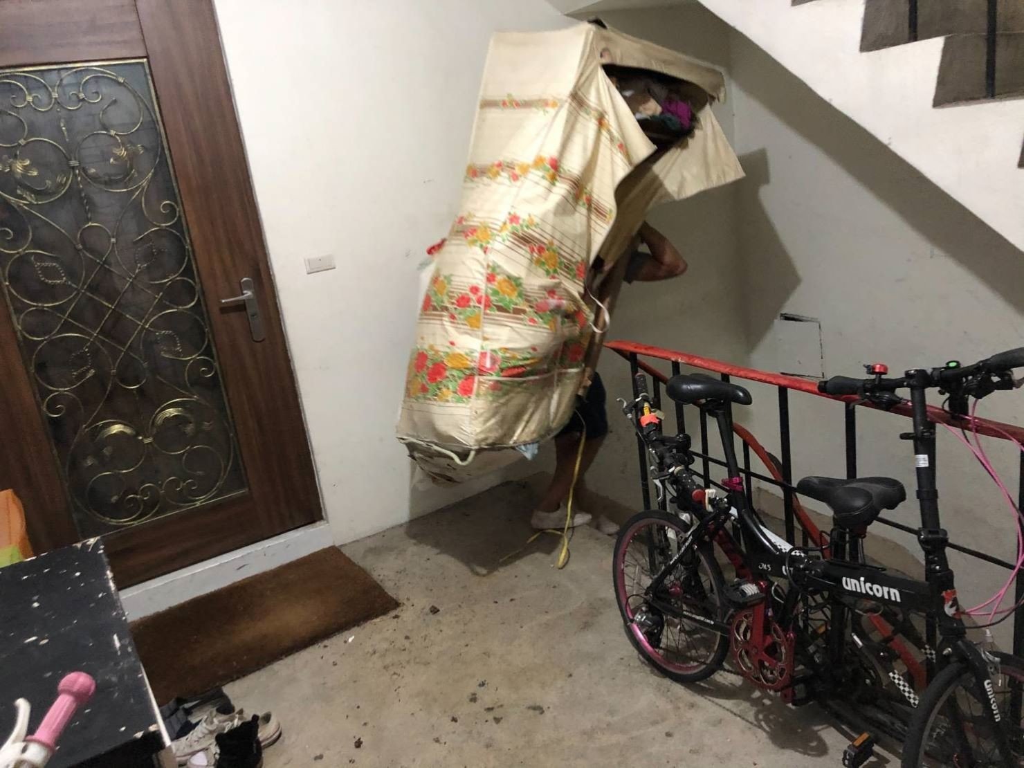 垃圾清運【榮福搬家公司】台北搬家、新北搬家、搬家首選、優質搬家,包裝搬運「細膩包裝、專業搬運、用心服務、以客為尊」值得您來選擇:【廢棄物處理清運、家庭家具垃圾處理】大型垃圾清運、廢棄家具清運。 垃圾清運【榮福搬家公司】台北搬家、新北搬家、搬家首選、優質搬家,包裝搬運「細膩包裝、專業搬運、用心服務、以客為尊」值得您來選擇:【廢棄物處理清運、家庭家具垃圾處理】大型垃圾清運、廢棄家具清運。