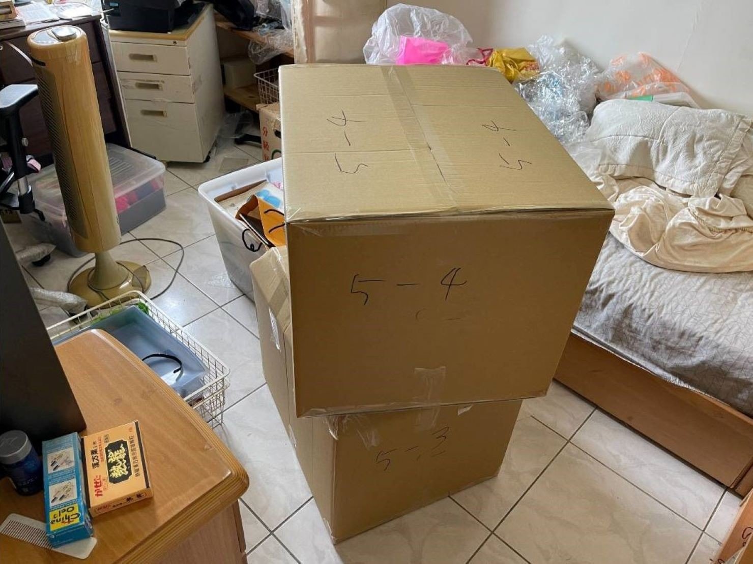 無痛搬家、專人打包、搬家公司推薦、新北搬家公司推薦【榮福搬家公司】國際海運包裝、國際海運運送、安全包裝、基隆搬家、南港搬家、桃園搬家公司推薦、家庭搬家、精密儀器搬運、精密儀器包裝、客製化精緻搬家、精緻包裝、裝箱打包、跨縣市搬家、搬工計時、人工搬運、床墊搬運、冰箱搬運、搬家具、單件家具搬運、單一物件搬運、藝術品包裝運輸、藝術品搬運、搬家首選、吊掛搬運、吊家具搬運、搬家紙箱、氣泡捲、膠膜、黃色透明膠帶、白土報紙、大型家具搬運、紅酒瓶精緻包裝、紅酒櫃包裝、台北搬家公司推薦:大台北搬家,精緻包裝搬運「細膩包裝、專業搬運、用心服務、以客為尊」是榮福搬家公司的宗旨與精神。歡迎立即來電02-2651-2727專人服務。 無痛搬家、專人打包、搬家公司推薦、新北搬家公司推薦【榮福搬家公司】國際海運包裝、國際海運運送、安全包裝、基隆搬家、南港搬家、桃園搬家公司推薦、家庭搬家、精密儀器搬運、精密儀器包裝、客製化精緻搬家、精緻包裝、裝箱打包、跨縣市搬家、搬工計時、人工搬運、床墊搬運、冰箱搬運、搬家具、單件家具搬運、單一物件搬運、藝術品包裝運輸、藝術品搬運、搬家首選、吊掛搬運、吊家具搬運、搬家紙箱、氣泡捲、膠膜、黃色透明膠帶、白土報紙、大型家具搬運、紅酒瓶精緻包裝、紅酒櫃包裝、台北搬家公司推薦:大台北搬家,精緻包裝搬運「細膩包裝、專業搬運、用心服務、以客為尊」是榮福搬家公司的宗旨與精神。歡迎立即來電02-2651-2727專人服務。
