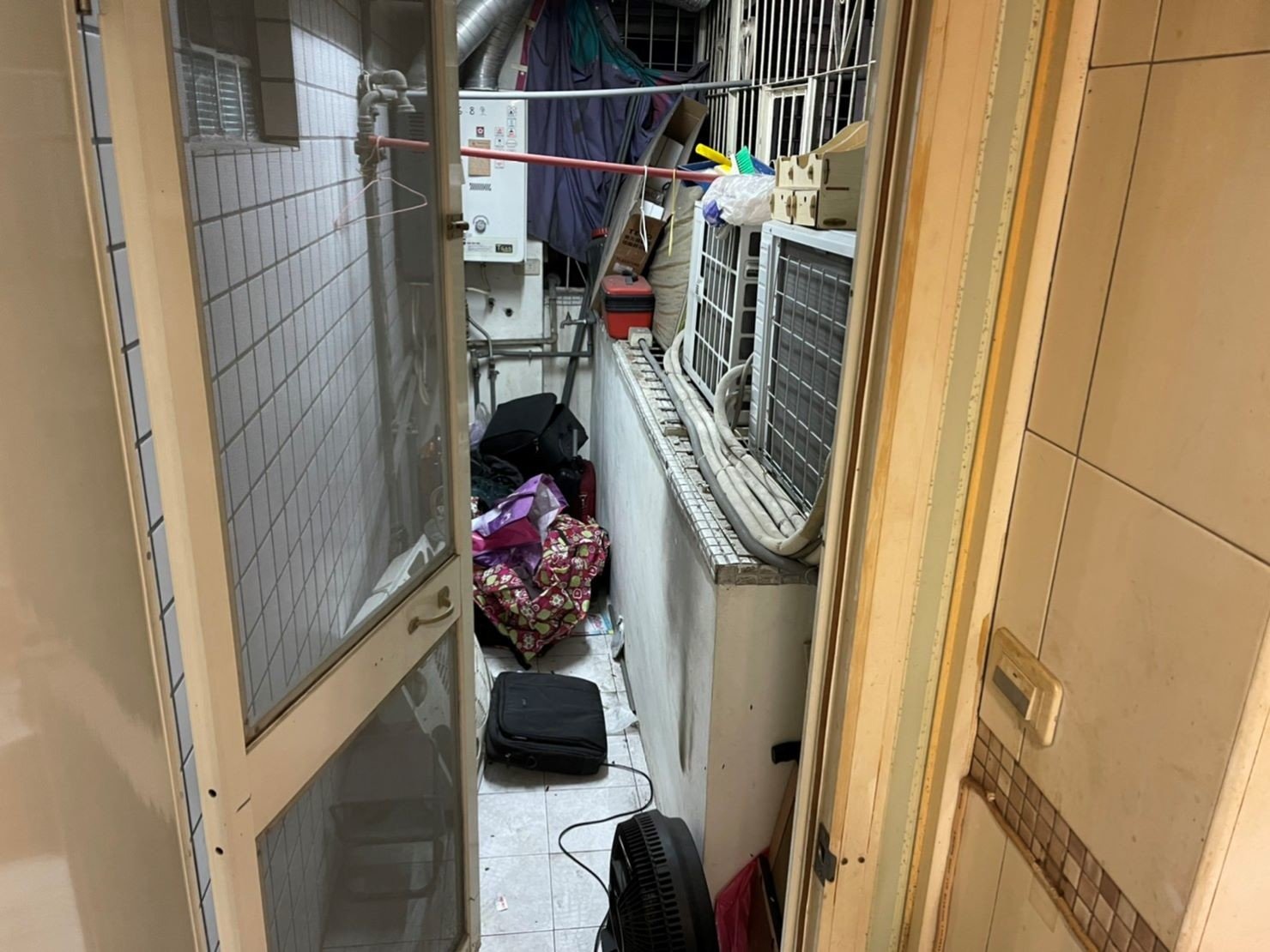新北市垃圾清運、台北垃圾清運、不要的家具怎麼辦、搬家公司推薦、新北搬家推薦【榮福搬家公司】南港搬家、桃園搬家公司推薦、桃園大型垃圾、台北搬家公司推薦、搬垃圾處理、家庭廢棄物清運、廢棄物處理、搬運廢棄物、家具垃圾處理、清運、搬家具、冰箱搬運、基隆搬家、大型家電回收清運、床墊搬運、搬衣櫃、大型家具丟棄、搬公司行號、家庭垃圾清運公司、清垃圾、廢棄家具處理、廢棄家具清運、搬家車,針對顧客都秉持以用心實在專業搬家技巧,搬家實在用心值得您的信賴與選擇。歡迎來電咨詢02-2651-2727,榮福搬家有專員立即為您服務。 新北市垃圾清運、台北垃圾清運、不要的家具怎麼辦、搬家公司推薦、新北搬家推薦【榮福搬家公司】南港搬家、桃園搬家公司推薦、桃園大型垃圾、台北搬家公司推薦、搬垃圾處理、家庭廢棄物清運、廢棄物處理、搬運廢棄物、家具垃圾處理、清運、搬家具、冰箱搬運、基隆搬家、大型家電回收清運、床墊搬運、搬衣櫃、大型家具丟棄、搬公司行號、家庭垃圾清運公司、清垃圾、廢棄家具處理、廢棄家具清運、搬家車,針對顧客都秉持以用心實在專業搬家技巧,搬家實在用心值得您的信賴與選擇。歡迎來電咨詢02-2651-2727,榮福搬家有專員立即為您服務。