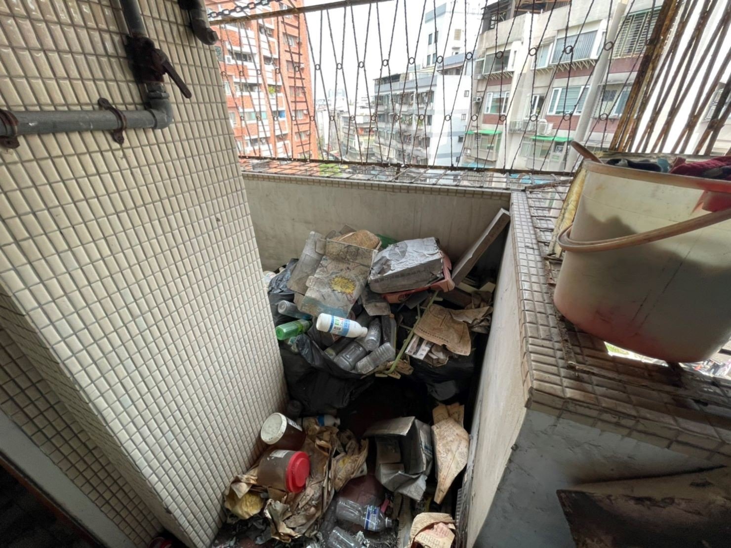 新北市垃圾清運、台北市垃圾清運、不要的家具怎麼辦、搬家公司推薦、新北搬家公司推薦【榮福搬家公司】南港搬家、桃園搬家公司推薦、桃園大型垃圾、台北搬家公司推薦、搬垃圾處理、家庭廢棄物清運、廢棄物處理、搬運廢棄物、家具垃圾處理、清運、搬家具、冰箱搬運、基隆搬家、大型家電回收清運、床墊搬運、搬衣櫃、大型家具丟棄、大型家具清運、搬公司行號、家庭垃圾清運公司、清垃圾、廢棄家具處理、廢棄家具清運、垃圾清運費用、搬家車,針對顧客都秉持以用心實在專業搬家技巧,搬家實在用心值得您的信賴與選擇。歡迎來電咨詢02-2651-2727,榮福搬家有專員立即為您服務。 新北市垃圾清運、台北市垃圾清運、不要的家具怎麼辦、搬家公司推薦、新北搬家公司推薦【榮福搬家公司】南港搬家、桃園搬家公司推薦、桃園大型垃圾、台北搬家公司推薦、搬垃圾處理、家庭廢棄物清運、廢棄物處理、搬運廢棄物、家具垃圾處理、清運、搬家具、冰箱搬運、基隆搬家、大型家電回收清運、床墊搬運、搬衣櫃、大型家具丟棄、大型家具清運、搬公司行號、家庭垃圾清運公司、清垃圾、廢棄家具處理、廢棄家具清運、垃圾清運費用、搬家車,針對顧客都秉持以用心實在專業搬家技巧,搬家實在用心值得您的信賴與選擇。歡迎來電咨詢02-2651-2727,榮福搬家有專員立即為您服務。