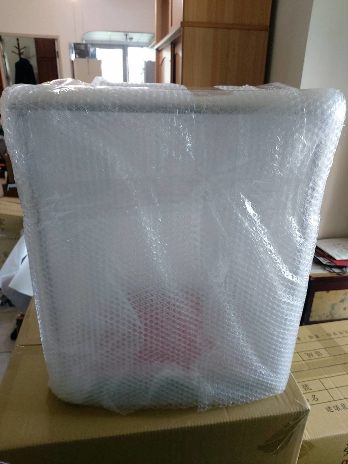 無痛搬家、專人打包、搬家公司推薦、新北搬家公司推薦【榮福搬家公司】國際海運包裝、國際海運運送、安全包裝、基隆搬家、南港搬家、桃園搬家公司推薦、家庭搬家、精密儀器搬運、精密儀器包裝、客製化精緻搬家、精緻包裝、裝箱打包、跨縣市搬家、搬工計時、人工搬運、床墊搬運、冰箱搬運、搬家具、單件家具搬運、單一物件搬運、藝術品包裝運輸、藝術品搬運、搬家首選、吊掛搬運、吊家具搬運、搬家紙箱、氣泡捲、膠膜、黃色透明膠帶、白土報紙、大型家具搬運、紅酒瓶精緻包裝、紅酒櫃包裝、台北搬家公司推薦:大台北搬家,精緻包裝搬運「細膩包裝、專業搬運、用心服務、以客為尊」是榮福搬家公司的宗旨與精神。歡迎立即來電02-2651-2727專人服務。 無痛搬家、專人打包、搬家公司推薦、新北搬家公司推薦【榮福搬家公司】國際海運包裝、國際海運運送、安全包裝、基隆搬家、南港搬家、桃園搬家公司推薦、家庭搬家、精密儀器搬運、精密儀器包裝、客製化精緻搬家、精緻包裝、裝箱打包、跨縣市搬家、搬工計時、人工搬運、床墊搬運、冰箱搬運、搬家具、單件家具搬運、單一物件搬運、藝術品包裝運輸、藝術品搬運、搬家首選、吊掛搬運、吊家具搬運、搬家紙箱、氣泡捲、膠膜、黃色透明膠帶、白土報紙、大型家具搬運、紅酒瓶精緻包裝、紅酒櫃包裝、台北搬家公司推薦:大台北搬家,精緻包裝搬運「細膩包裝、專業搬運、用心服務、以客為尊」是榮福搬家公司的宗旨與精神。歡迎立即來電02-2651-2727專人服務。