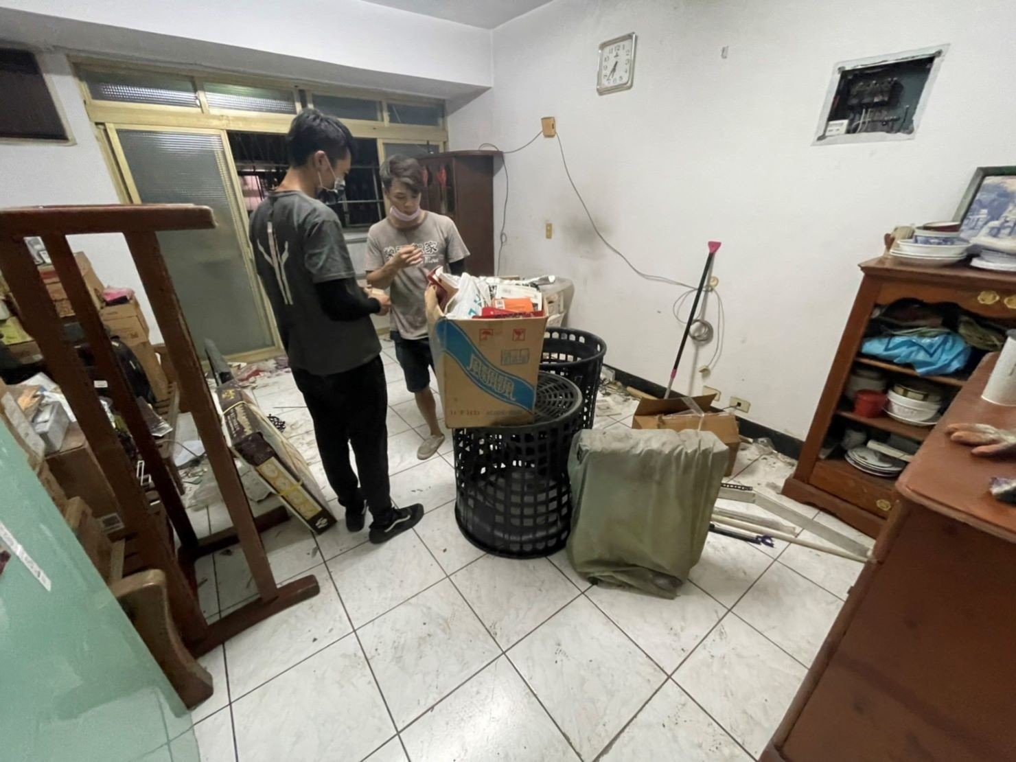 新北市垃圾清運、台北垃圾清運、不要的家具怎麼辦、搬家公司推薦、新北搬家推薦【榮福搬家公司】南港搬家、桃園搬家公司推薦、桃園大型垃圾、台北搬家公司推薦、租屋族、套房、雅房、房東、房東最愛、搬垃圾處理、家庭廢棄物清運、廢棄物處理、搬運廢棄物、家具垃圾處理、清運、搬家具、冰箱搬運、基隆搬家、大型家電回收清運、床墊搬運、搬衣櫃、大型家具丟棄、搬公司行號、家庭垃圾清運公司、清垃圾、廢棄家具處理、廢棄家具清運、搬家車,針對顧客都秉持以用心實在專業搬家技巧,搬家實在用心值得您的信賴與選擇。歡迎來電咨詢02-2651-2727,榮福搬家有專員立即為您服務。 新北市垃圾清運、台北垃圾清運、不要的家具怎麼辦、搬家公司推薦、新北搬家推薦【榮福搬家公司】南港搬家、桃園搬家公司推薦、桃園大型垃圾、台北搬家公司推薦、租屋族、套房、雅房、房東、房東最愛、搬垃圾處理、家庭廢棄物清運、廢棄物處理、搬運廢棄物、家具垃圾處理、清運、搬家具、冰箱搬運、基隆搬家、大型家電回收清運、床墊搬運、搬衣櫃、大型家具丟棄、搬公司行號、家庭垃圾清運公司、清垃圾、廢棄家具處理、廢棄家具清運、搬家車,針對顧客都秉持以用心實在專業搬家技巧,搬家實在用心值得您的信賴與選擇。歡迎來電咨詢02-2651-2727,榮福搬家有專員立即為您服務。