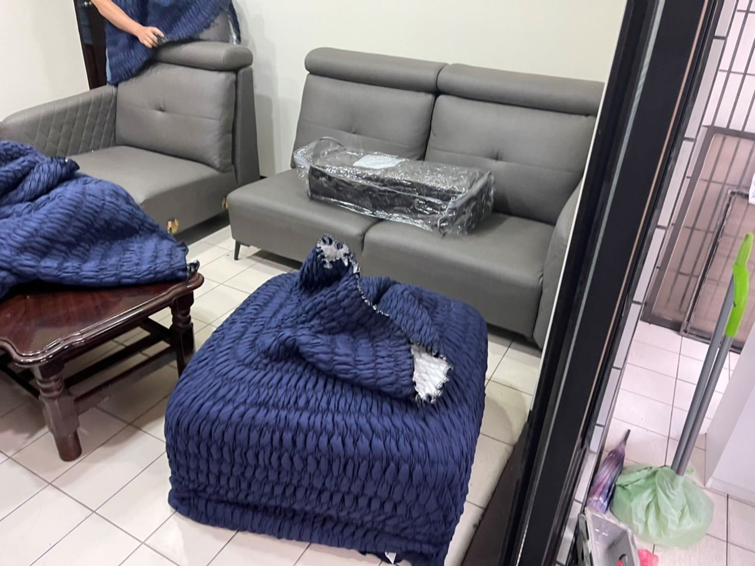 搬家公司推薦、新北搬家公司推薦【榮福搬家公司】搬家首選、搬家口碑第一、搬家好評推薦、南港搬家、桃園搬家公司推薦、台北搬家公司推薦、沙發搬運、搬衣櫃、搬家具、冰箱搬運、基隆搬家、搬大型家電、搬洗衣機、魚缸搬運、搬神明桌、搬按摩椅、搬醫療床、床墊搬運、搬queen size床、吊車搬家、吊掛搬運家具、搬公司行號、家庭搬家、精緻搬家、單件家具運送、跨縣市搬家、大型家具搬運、搬家估價、搬鋼琴、搬工計時、搬工服務、人力搬運、搬運、搬家紙箱,針對顧客都秉持以用心實在專業搬家技巧,搬家實在用心值得您的信賴與選擇。歡迎來電咨詢02-2651-2727,榮福搬家有專員立即為您服務。系統式家具拆裝找專業的榮福搬家就對了。 搬家公司推薦、新北搬家公司推薦【榮福搬家公司】搬家首選、搬家口碑第一、搬家好評推薦、南港搬家、桃園搬家公司推薦、台北搬家公司推薦、沙發搬運、搬衣櫃、搬家具、冰箱搬運、基隆搬家、搬大型家電、搬洗衣機、魚缸搬運、搬神明桌、搬按摩椅、搬醫療床、床墊搬運、搬queen size床、吊車搬家、吊掛搬運家具、搬公司行號、家庭搬家、精緻搬家、單件家具運送、跨縣市搬家、大型家具搬運、搬家估價、搬鋼琴、搬工計時、搬工服務、人力搬運、搬運、搬家紙箱,針對顧客都秉持以用心實在專業搬家技巧,搬家實在用心值得您的信賴與選擇。歡迎來電咨詢02-2651-2727,榮福搬家有專員立即為您服務。系統式家具拆裝找專業的榮福搬家就對了。