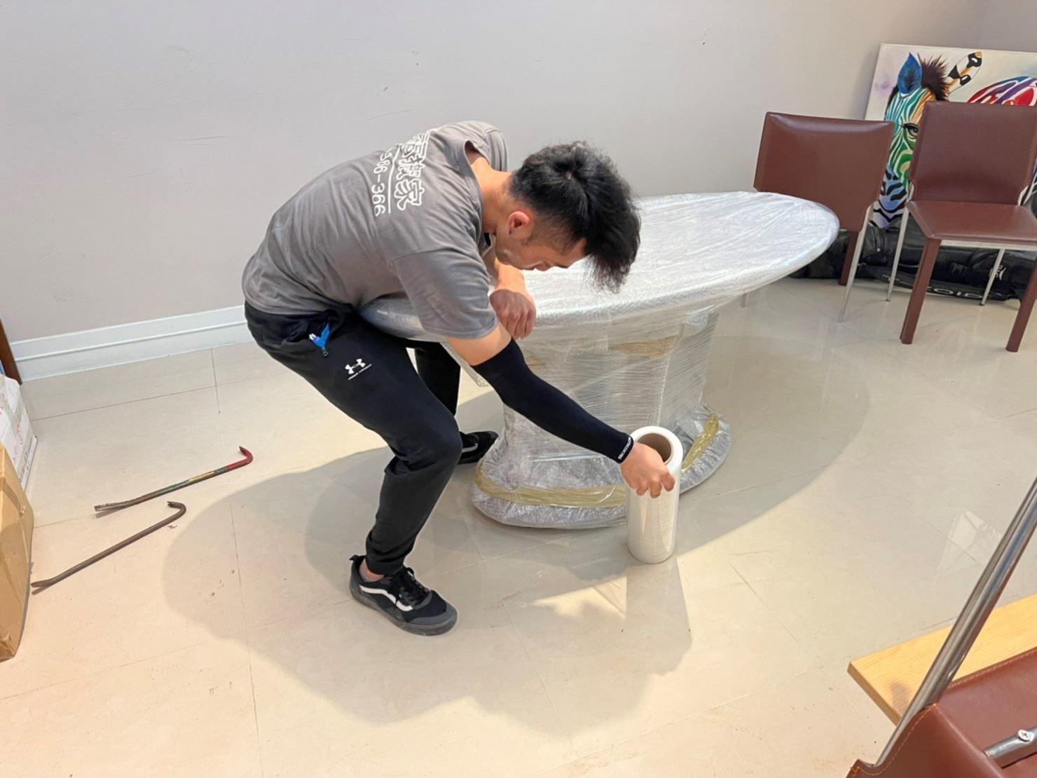 專搬重物、搬家公司推薦、新北搬家公司推薦【榮福搬家公司】基隆搬家、南港搬家、桃園搬家公司推薦、家庭搬家、精緻搬家、精緻包裝、打包裝箱、跨縣市搬家、搬工計時、人工搬運、床墊搬運、冰箱搬運、搬家具、搬家首選、吊掛搬運、吊家具搬運、搬家紙箱、氣泡捲、膠膜、黃色透明膠帶、大型家具搬運、搬木製家具、搬大理石桌、台北搬家公司推薦:大台北搬家,精緻包裝搬運「細膩包裝、專業搬運、用心服務、以客為尊」是榮福搬家公司的宗旨與精神。歡迎立即來電02-2651-2727專人服務。 專搬重物、搬家公司推薦、新北搬家公司推薦【榮福搬家公司】基隆搬家、南港搬家、桃園搬家公司推薦、家庭搬家、精緻搬家、精緻包裝、打包裝箱、跨縣市搬家、搬工計時、人工搬運、床墊搬運、冰箱搬運、搬家具、搬家首選、吊掛搬運、吊家具搬運、搬家紙箱、氣泡捲、膠膜、黃色透明膠帶、大型家具搬運、搬木製家具、搬大理石桌、台北搬家公司推薦:大台北搬家,精緻包裝搬運「細膩包裝、專業搬運、用心服務、以客為尊」是榮福搬家公司的宗旨與精神。歡迎立即來電02-2651-2727專人服務。