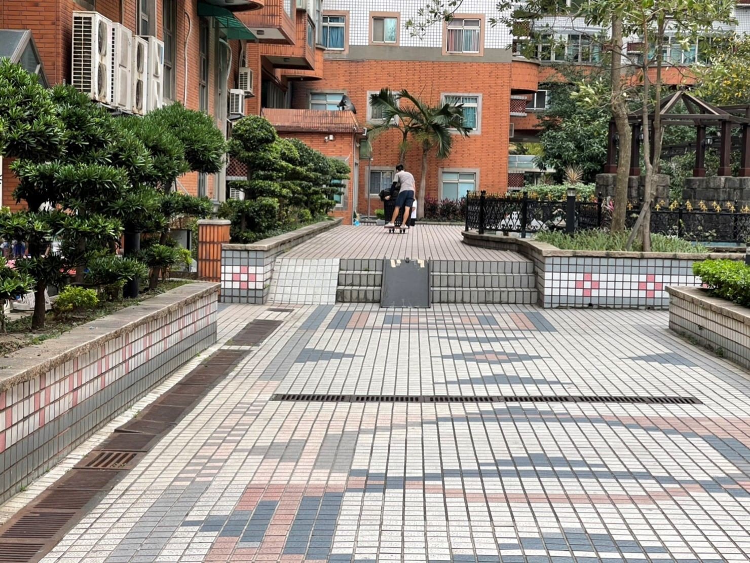 搬家公司推薦、新北搬家推薦【榮福搬家公司】南港搬家、桃園搬家公司推薦、家庭搬家、搬公司行號、台北搬家推薦、搬鋼琴、搬工、搬家具、搬冰箱、搬電視、搬大型家具、搬家電、搬沙發、搬櫥櫃,針對顧客都秉持以用心實在專業搬家技巧,搬家實在用心值得您的信賴與選擇。歡迎來電咨詢02-2651-2727,榮福搬家有專員立即為您服務。 搬家公司推薦、新北搬家推薦【榮福搬家公司】南港搬家、桃園搬家公司推薦、家庭搬家、搬公司行號、台北搬家推薦、搬鋼琴、搬工、搬家具、搬冰箱、搬電視、搬大型家具、搬家電、搬沙發、搬櫥櫃,針對顧客都秉持以用心實在專業搬家技巧,搬家實在用心值得您的信賴與選擇。歡迎來電咨詢02-2651-2727,榮福搬家有專員立即為您服務。