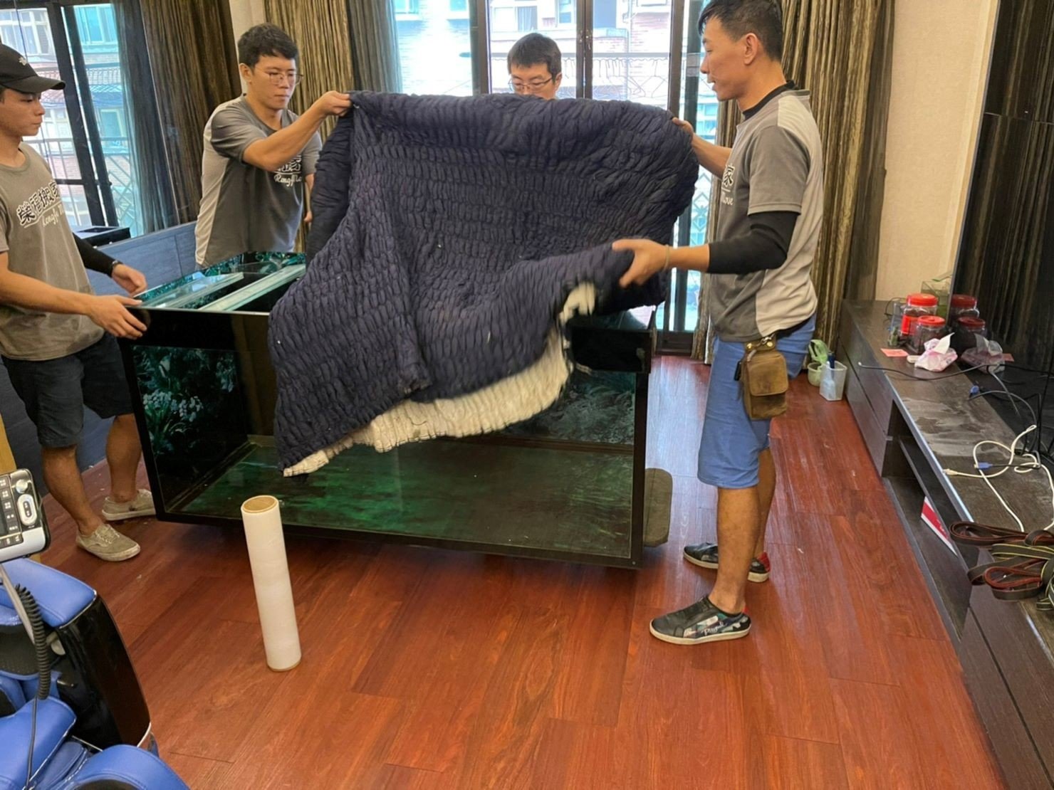 搬家公司推薦、新北搬家推薦【榮福搬家公司】南港搬家、精搬魚缸、桃園搬家公司推薦、台北搬家公司推薦、廢棄家具處理、廢棄家具清運、家庭廢棄物清運、清運、搬家、家具垃圾清運、搬家具、冰箱搬運、基隆搬家、搬洗衣機、搬家電、床墊搬運、搬保險櫃、搬金庫、搬公司行號、跨縣市搬家、家庭搬家、搬家首選、搬鋼琴、搬工、搬運、搬家紙箱,針對顧客都秉持以用心實在專業搬家技巧,搬家實在用心值得您的信賴與選擇。歡迎來電咨詢02-2651-2727,榮福搬家有專員立即為您服務。 搬家公司推薦、新北搬家推薦【榮福搬家公司】南港搬家、精搬魚缸、桃園搬家公司推薦、台北搬家公司推薦、廢棄家具處理、廢棄家具清運、家庭廢棄物清運、清運、搬家、家具垃圾清運、搬家具、冰箱搬運、基隆搬家、搬洗衣機、搬家電、床墊搬運、搬保險櫃、搬金庫、搬公司行號、跨縣市搬家、家庭搬家、搬家首選、搬鋼琴、搬工、搬運、搬家紙箱,針對顧客都秉持以用心實在專業搬家技巧,搬家實在用心值得您的信賴與選擇。歡迎來電咨詢02-2651-2727,榮福搬家有專員立即為您服務。