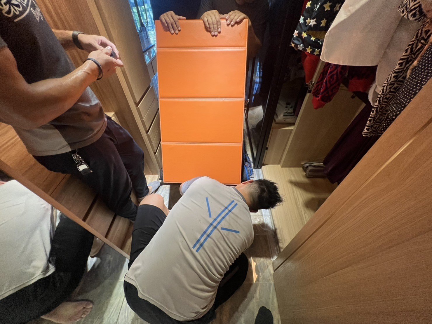 專搬公司行號保險箱、金庫,私人保險箱、金庫,搬家公司推薦、台北辦公室搬遷推薦【榮福搬家公司】台北公司行號金庫、保險箱搬遷、 南港公司行號金庫、保險箱搬遷、桃園公司行號金庫、保險箱搬遷、新北公司行號金庫、保險箱搬遷、基隆公司行號金庫、保險箱搬遷、特殊重物保險箱、金庫搬運、保險箱、金庫搬運、公司行號搬遷、台北公司行號金庫、保險箱清運、桃園公司行號金庫、保險箱清運、新北公司行號金庫、保險箱清運、政府機關搬遷、學校單位搬遷、精緻包裝、搬家紙箱、搬鐵櫃、搬保密文件、保密文件銷毀,針對顧客都秉持以用心實在專業搬家技巧,搬家實在用心值得您的信賴與選擇。歡迎來電咨詢02-2651-2727,榮福搬家有專員立即為您服務。 專搬公司行號保險箱、金庫,私人保險箱、金庫,搬家公司推薦、台北辦公室搬遷推薦【榮福搬家公司】台北公司行號金庫、保險箱搬遷、 南港公司行號金庫、保險箱搬遷、桃園公司行號金庫、保險箱搬遷、新北公司行號金庫、保險箱搬遷、基隆公司行號金庫、保險箱搬遷、特殊重物保險箱、金庫搬運、保險箱、金庫搬運、公司行號搬遷、台北公司行號金庫、保險箱清運、桃園公司行號金庫、保險箱清運、新北公司行號金庫、保險箱清運、政府機關搬遷、學校單位搬遷、精緻包裝、搬家紙箱、搬鐵櫃、搬保密文件、保密文件銷毀,針對顧客都秉持以用心實在專業搬家技巧,搬家實在用心值得您的信賴與選擇。歡迎來電咨詢02-2651-2727,榮福搬家有專員立即為您服務。