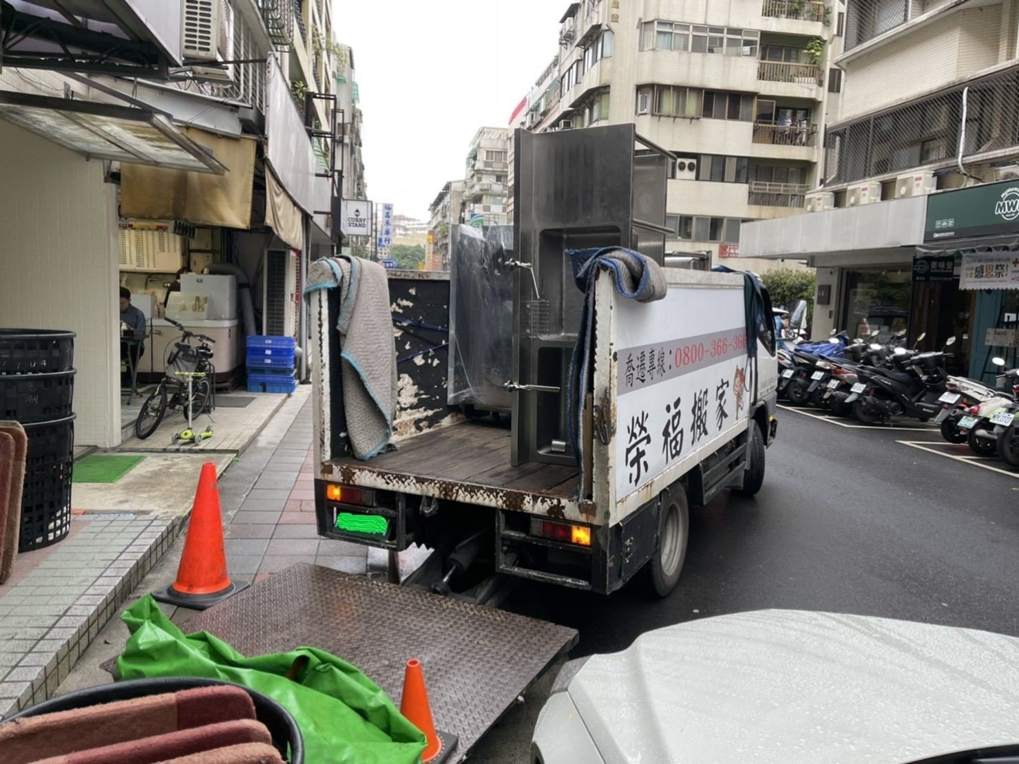 搬家公司推薦、台北搬家推薦【榮福搬家公司】南港搬家、桃園搬家公司推薦、新北搬家公司推薦、企業搬運服務、搬公司行號、廠房遷移、公司行號搬遷、政府機關搬遷、百貨專櫃遷移、學校單位搬遷、廚房設備搬運、搬冰箱、廚具搬運、重物搬運、精緻包裝、家庭搬家、搬鋼琴、搬工,針對顧客都秉持以用心實在專業搬家技巧,搬家實在用心值得您的信賴與選擇。歡迎來電咨詢02-2651-2727,榮福搬家有專員立即為您服務。 搬家公司推薦、台北搬家推薦【榮福搬家公司】南港搬家、桃園搬家公司推薦、新北搬家公司推薦、企業搬運服務、搬公司行號、廠房遷移、公司行號搬遷、政府機關搬遷、百貨專櫃遷移、學校單位搬遷、廚房設備搬運、搬冰箱、廚具搬運、重物搬運、精緻包裝、家庭搬家、搬鋼琴、搬工,針對顧客都秉持以用心實在專業搬家技巧,搬家實在用心值得您的信賴與選擇。歡迎來電咨詢02-2651-2727,榮福搬家有專員立即為您服務。