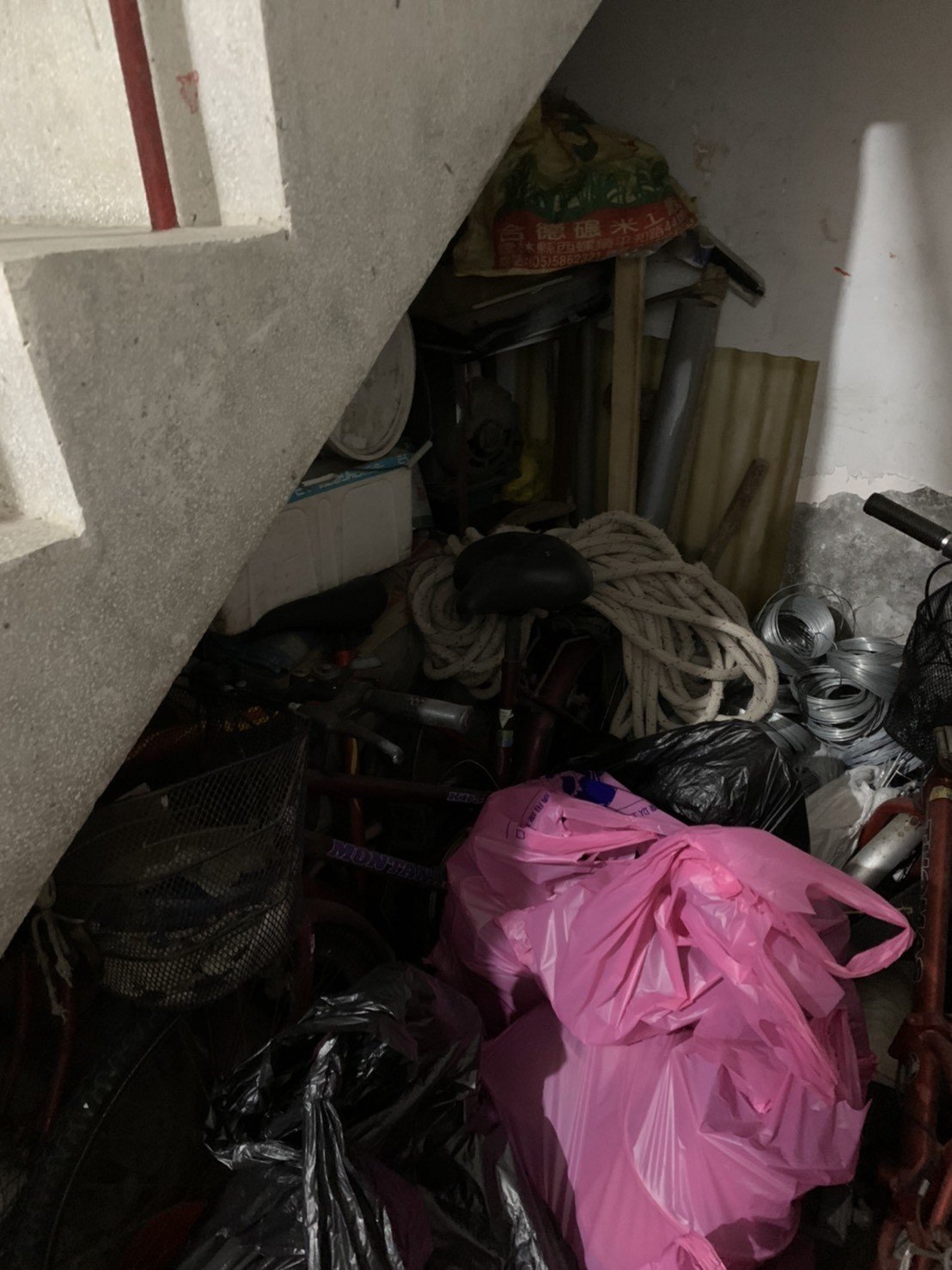 家庭垃圾清運公司、搬家公司推薦、新北搬家公司推薦【榮福搬家公司】台北市垃圾清運、垃圾清運價格、大型垃圾清運費用、南港搬家、桃園搬家公司推薦、台北搬家公司推薦、搬垃圾處理、廢棄物清運、廢棄家具清運、廢棄物處理、搬運廢棄物、家具垃圾處理、清垃圾、清運、搬家具、冰箱搬運、基隆搬家、搬家電、床墊搬運、搬衣櫃、搬大型家具、大型家具丟棄、家庭廢棄物清運、公司行號搬遷、家庭搬家、鋼琴廢棄處理、搬家首選、搬工計時、人工搬運、搬運、廢棄家具處理,針對顧客都秉持以用心實在專業搬家技巧,搬家實在用心值得您的信賴與選擇。歡迎來電咨詢02-2651-2727,榮福搬家有專員立即為您服務。 家庭垃圾清運公司、搬家公司推薦、新北搬家公司推薦【榮福搬家公司】台北市垃圾清運、垃圾清運價格、大型垃圾清運費用、南港搬家、桃園搬家公司推薦、台北搬家公司推薦、搬垃圾處理、廢棄物清運、廢棄家具清運、廢棄物處理、搬運廢棄物、家具垃圾處理、清垃圾、清運、搬家具、冰箱搬運、基隆搬家、搬家電、床墊搬運、搬衣櫃、搬大型家具、大型家具丟棄、家庭廢棄物清運、公司行號搬遷、家庭搬家、鋼琴廢棄處理、搬家首選、搬工計時、人工搬運、搬運、廢棄家具處理,針對顧客都秉持以用心實在專業搬家技巧,搬家實在用心值得您的信賴與選擇。歡迎來電咨詢02-2651-2727,榮福搬家有專員立即為您服務。
