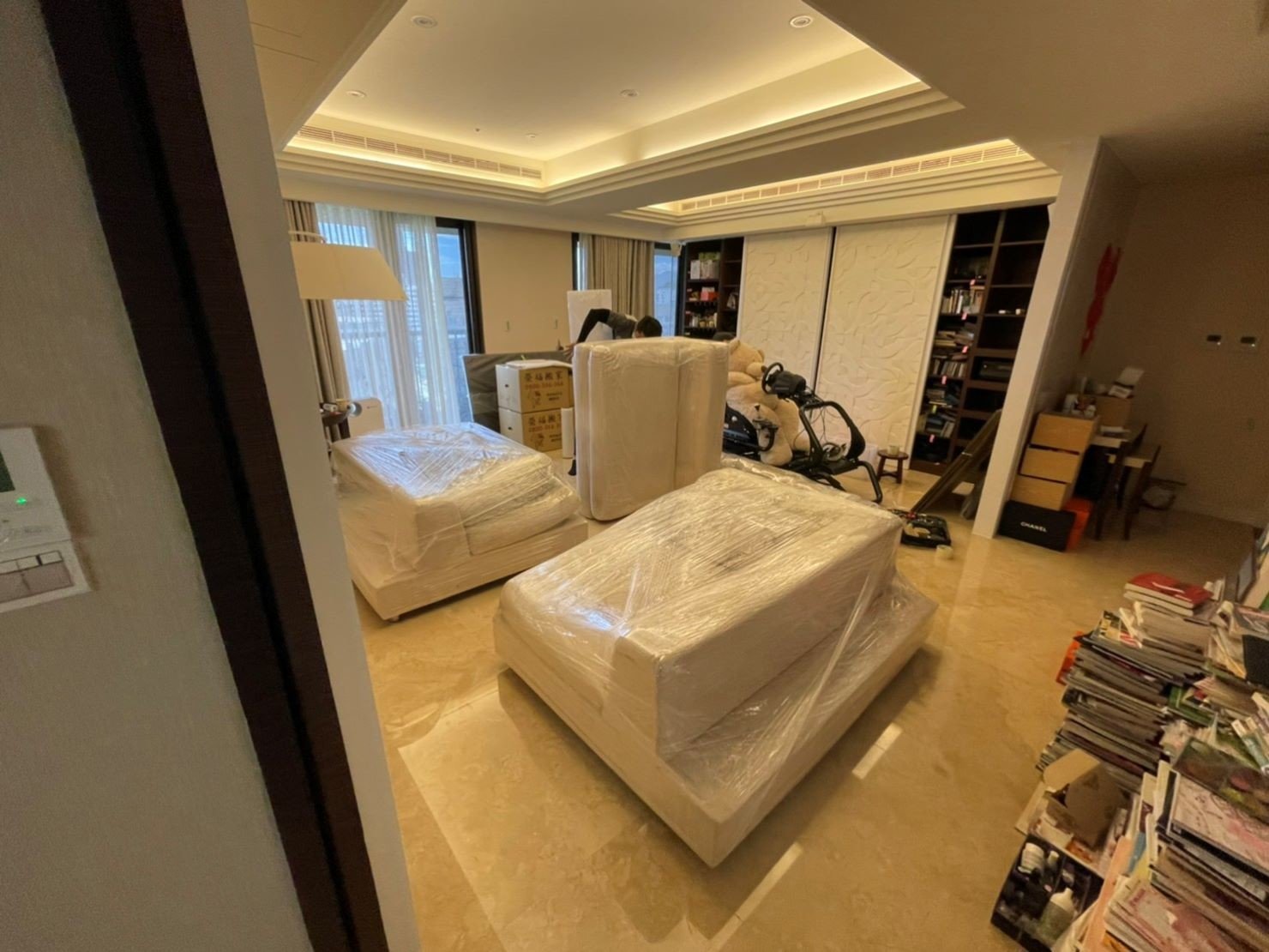 專人打包、搬家公司推薦、新北搬家公司推薦【榮福搬家公司】基隆搬家、南港搬家、桃園搬家公司推薦、懶人搬家,專人包裝,家庭搬家、精緻搬家、精緻包裝、打包裝箱。台北搬家公司推薦:大台北搬家,精緻包裝搬運「細膩包裝、專業搬運、用心服務、以客為尊」是榮福搬家公司的宗旨與精神。歡迎立即來電02-2651-2727專人服務。 專人打包、搬家公司推薦、新北搬家公司推薦【榮福搬家公司】基隆搬家、南港搬家、桃園搬家公司推薦、懶人搬家,專人包裝,家庭搬家、精緻搬家、精緻包裝、打包裝箱。台北搬家公司推薦:大台北搬家,精緻包裝搬運「細膩包裝、專業搬運、用心服務、以客為尊」是榮福搬家公司的宗旨與精神。歡迎立即來電02-2651-2727專人服務。