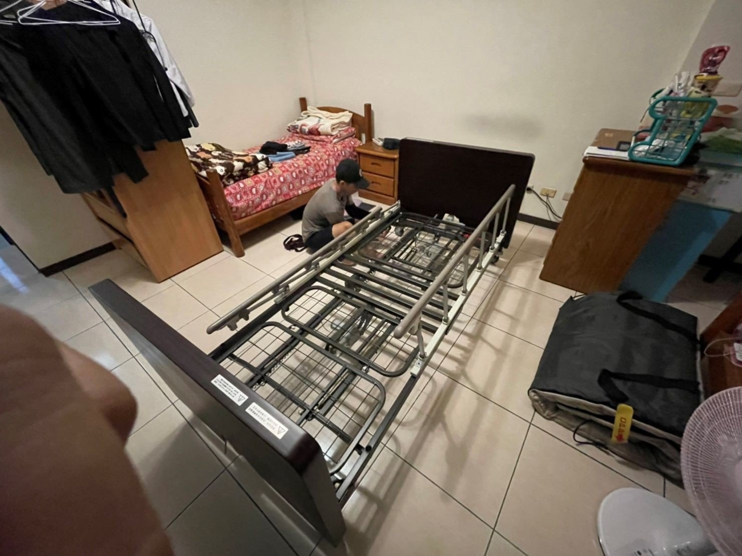 單件重物搬運、搬醫療床、搬重物【榮福搬家公司】搬電動床、搬醫療電動床、居家照護電動床搬運、搬大理石桌、搬實木家具、雕刻藝術品搬運、搬按摩椅、搬水晶洞、搬洗衣機、搬披薩窯、精搬金庫、搬保險櫃、精搬魚缸、精搬鋼琴、跨縣市搬家、同棟不同樓層搬運、搬工計時、人力搬運、搬運、搬床墊、搬queen size床、搬冰箱、搬家具、單件家具運送、家具搬運費用、家具拆裝、搬家首選、吊掛搬運、吊家具搬運、特殊重物搬運、專搬重物、新北搬家推薦、搬家公司、基隆搬家、南港搬家、桃園搬家公司、台北搬家公司推薦:大台北搬家,精緻包裝搬運「細膩包裝、專業搬運、用心服務、以客為尊」是榮福搬家公司的宗旨與精神。歡迎立即來電02-2651-2727專人服務。 單件重物搬運、搬醫療床、搬重物【榮福搬家公司】搬電動床、搬醫療電動床、居家照護電動床搬運、搬大理石桌、搬實木家具、雕刻藝術品搬運、搬按摩椅、搬水晶洞、搬洗衣機、搬披薩窯、精搬金庫、搬保險櫃、精搬魚缸、精搬鋼琴、跨縣市搬家、同棟不同樓層搬運、搬工計時、人力搬運、搬運、搬床墊、搬queen size床、搬冰箱、搬家具、單件家具運送、家具搬運費用、家具拆裝、搬家首選、吊掛搬運、吊家具搬運、特殊重物搬運、專搬重物、新北搬家推薦、搬家公司、基隆搬家、南港搬家、桃園搬家公司、台北搬家公司推薦:大台北搬家,精緻包裝搬運「細膩包裝、專業搬運、用心服務、以客為尊」是榮福搬家公司的宗旨與精神。歡迎立即來電02-2651-2727專人服務。