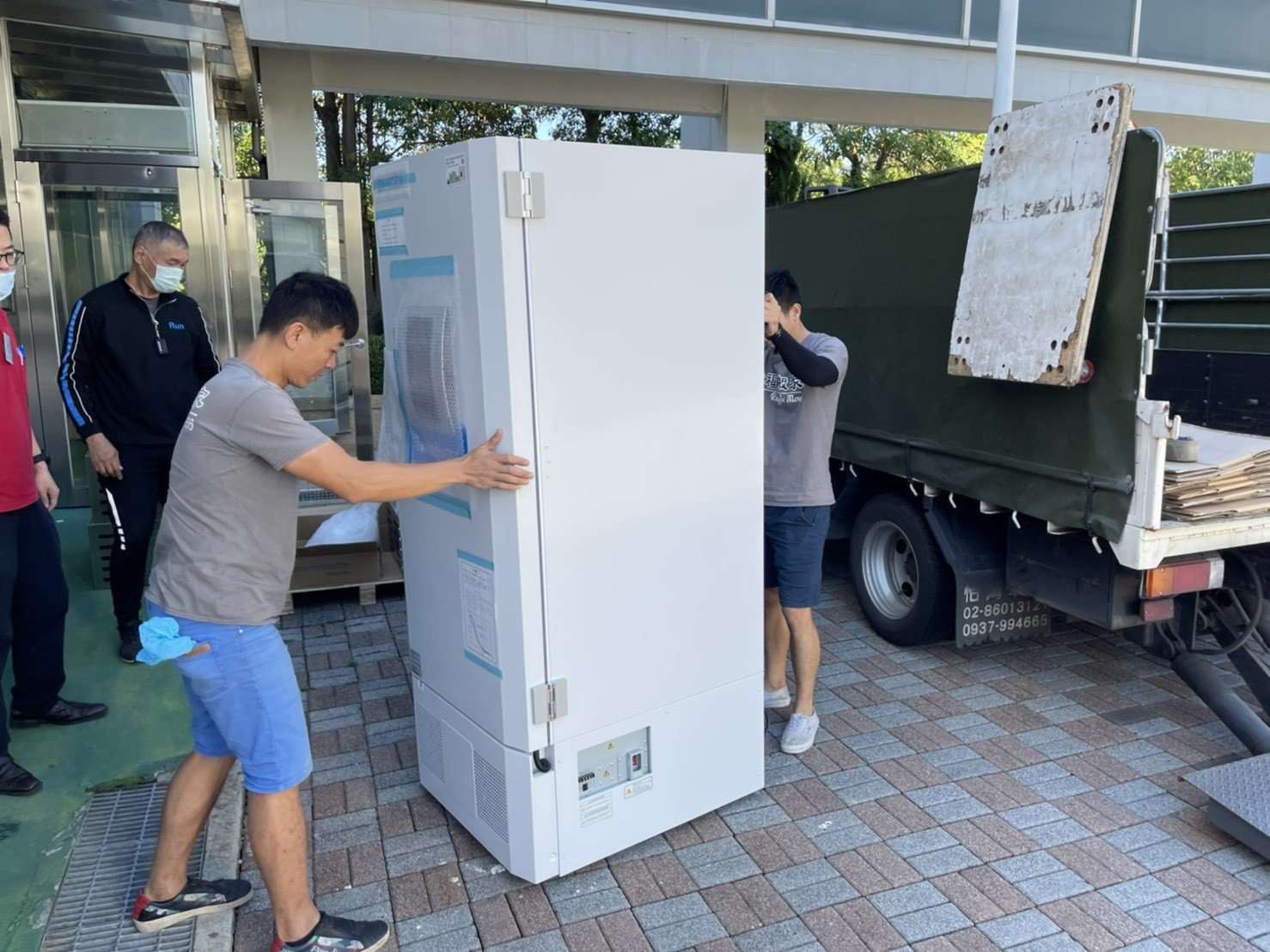 搬家公司推薦、新北搬家推薦【榮福搬家公司】南港搬家、搬桃園搬家推薦、家庭搬家、搬垃圾處理、搬公司行號、台北搬家推薦、搬鋼琴、搬工、搬家具、搬冰箱、搬床組、搬大型家具、搬家電、搬沙發、搬衣櫃、廢棄物處理、搬運廢棄物、廢棄物清運、家具垃圾處理,針對顧客都秉持以用心實在專業搬家技巧,搬家實在用心值得您的信賴與選擇。歡迎來電咨詢02-2651-2727,榮福搬家有專員立即為您服務。 搬家公司推薦、新北搬家推薦【榮福搬家公司】南港搬家、搬桃園搬家推薦、家庭搬家、搬垃圾處理、搬公司行號、台北搬家推薦、搬鋼琴、搬工、搬家具、搬冰箱、搬床組、搬大型家具、搬家電、搬沙發、搬衣櫃、廢棄物處理、搬運廢棄物、廢棄物清運、家具垃圾處理,針對顧客都秉持以用心實在專業搬家技巧,搬家實在用心值得您的信賴與選擇。歡迎來電咨詢02-2651-2727,榮福搬家有專員立即為您服務。